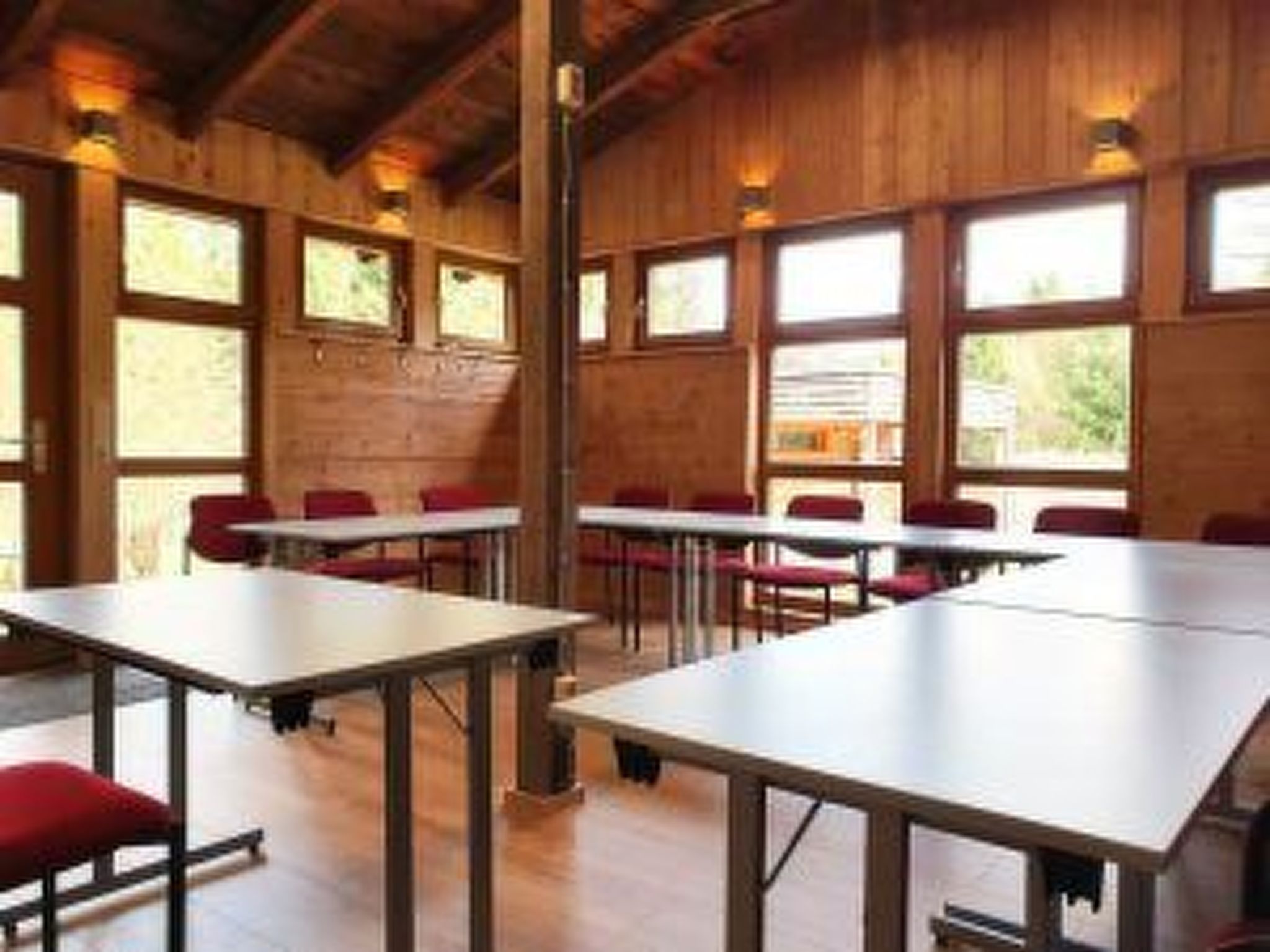 Urgemütliche Gruppenhütte mit Gartensauna