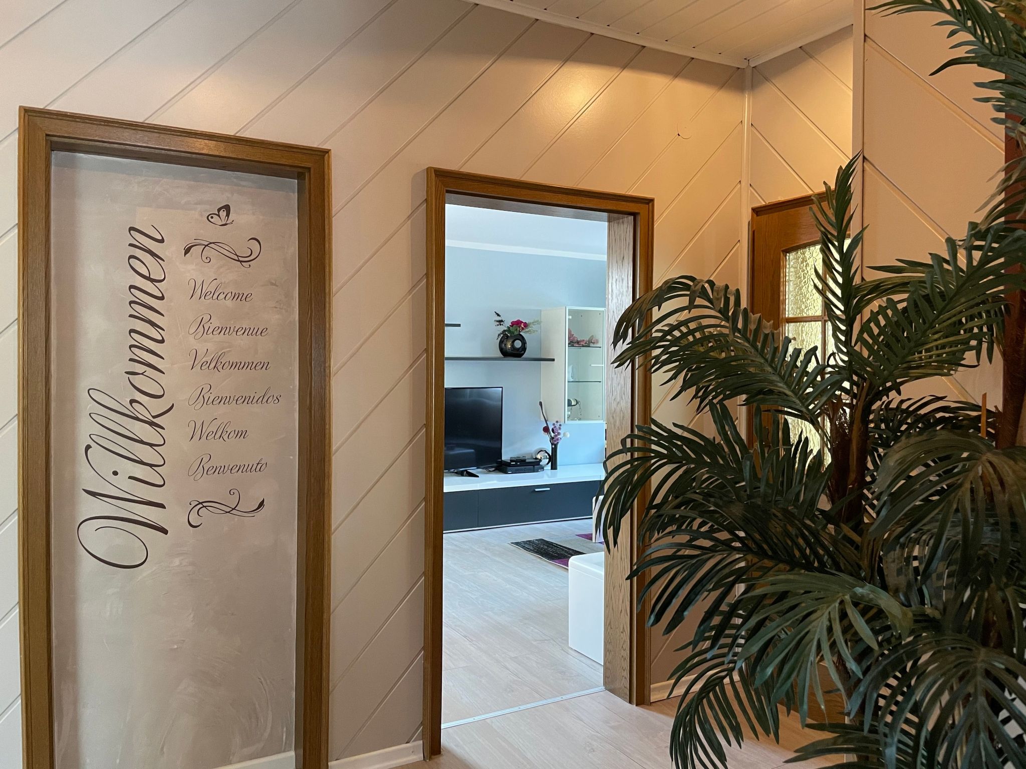 Modernes, gemütliches Ferienhaus mit Terrasse und Garten-Drinnen