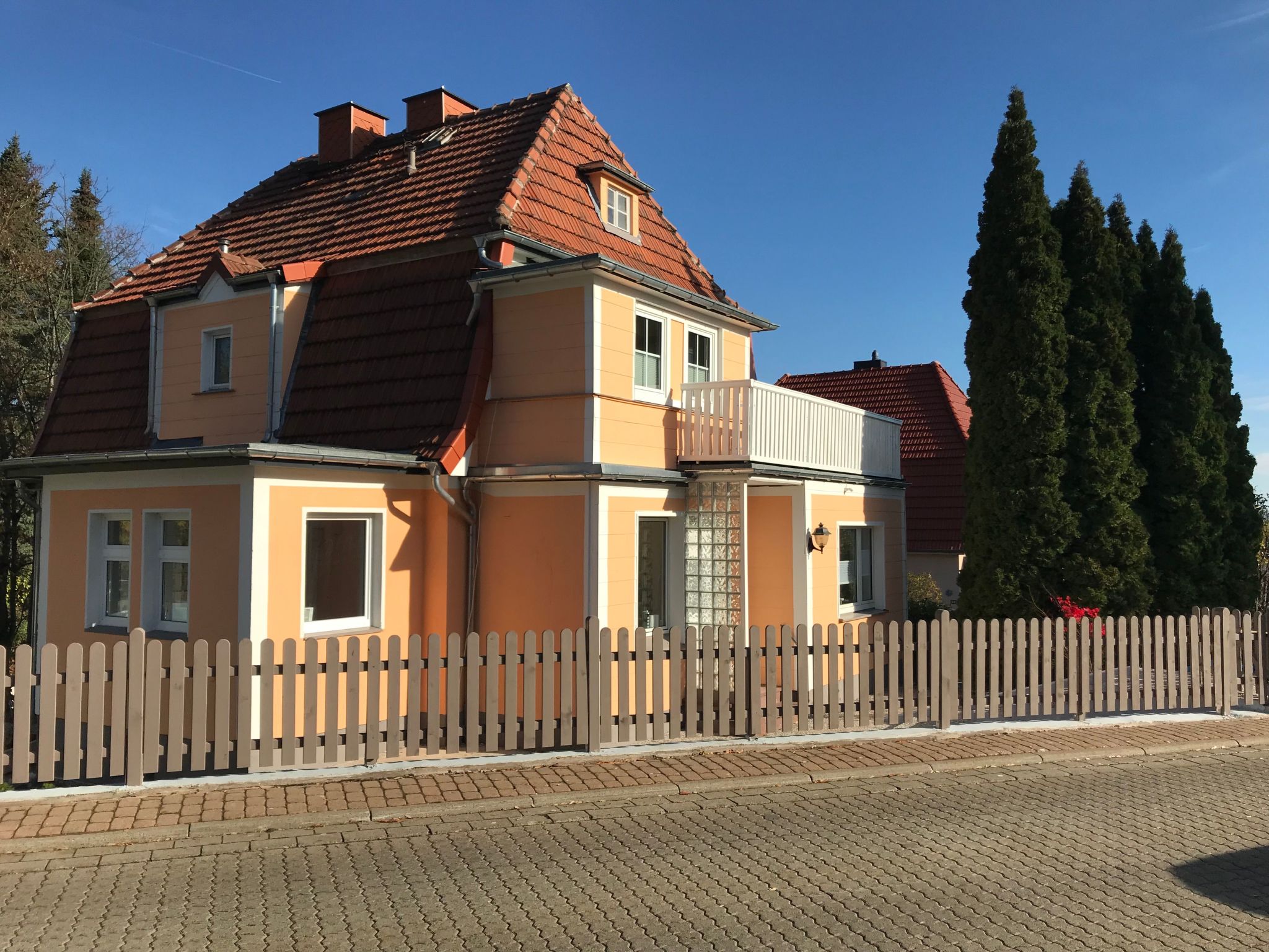Modernes, gemütliches Ferienhaus mit Terrasse und Garten-Drinnen