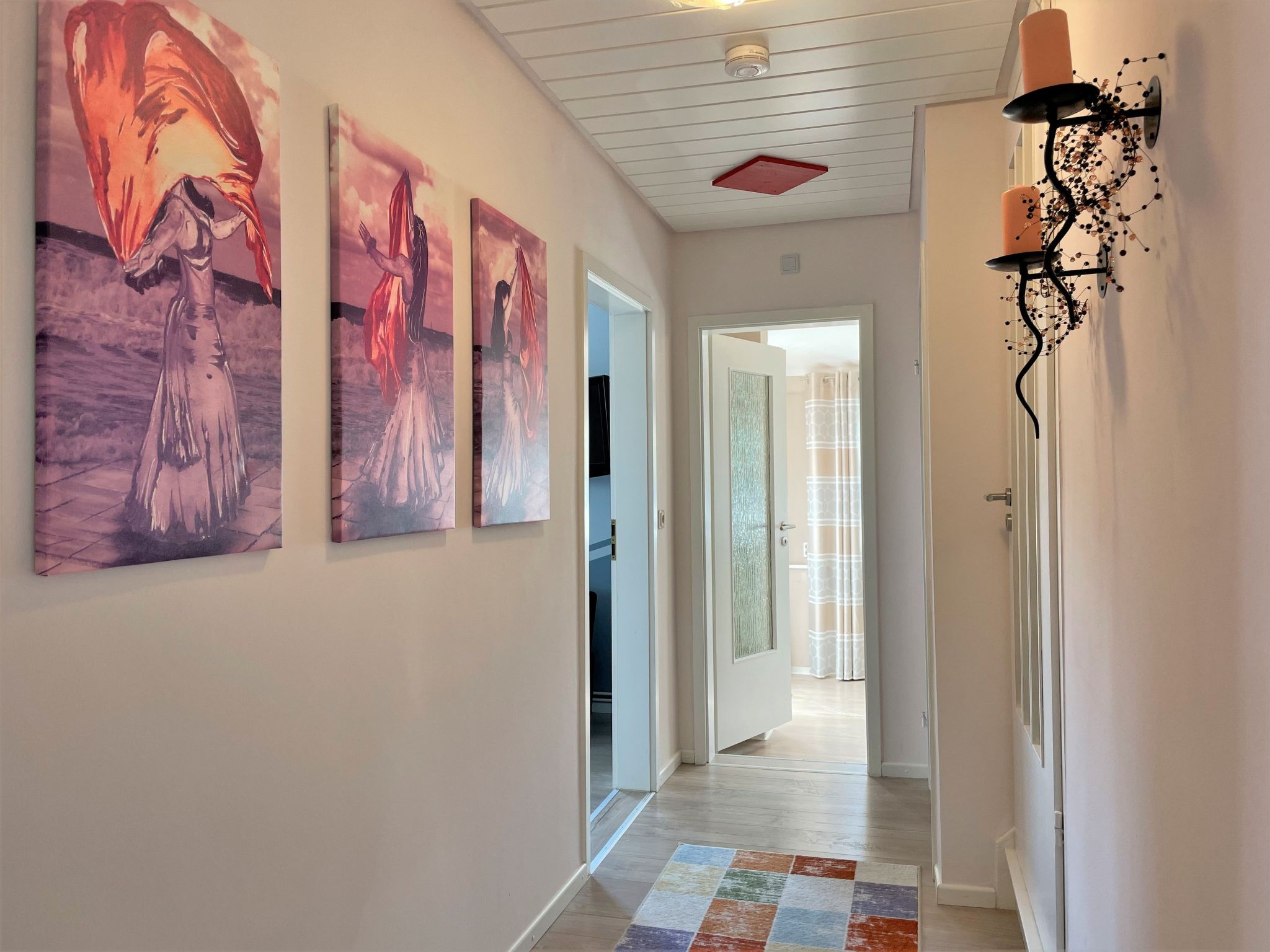 Modernes, gemütliches Ferienhaus mit Terrasse und Garten-Drinnen