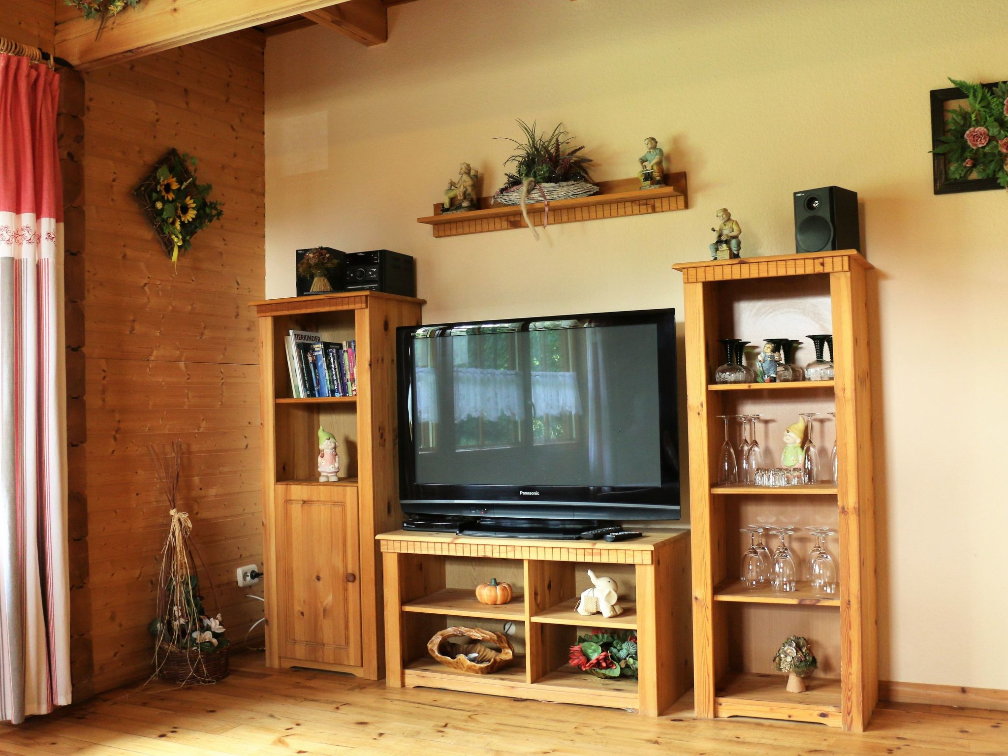 Wunderschönes Blockhaus mit Terrasse-Drinnen
