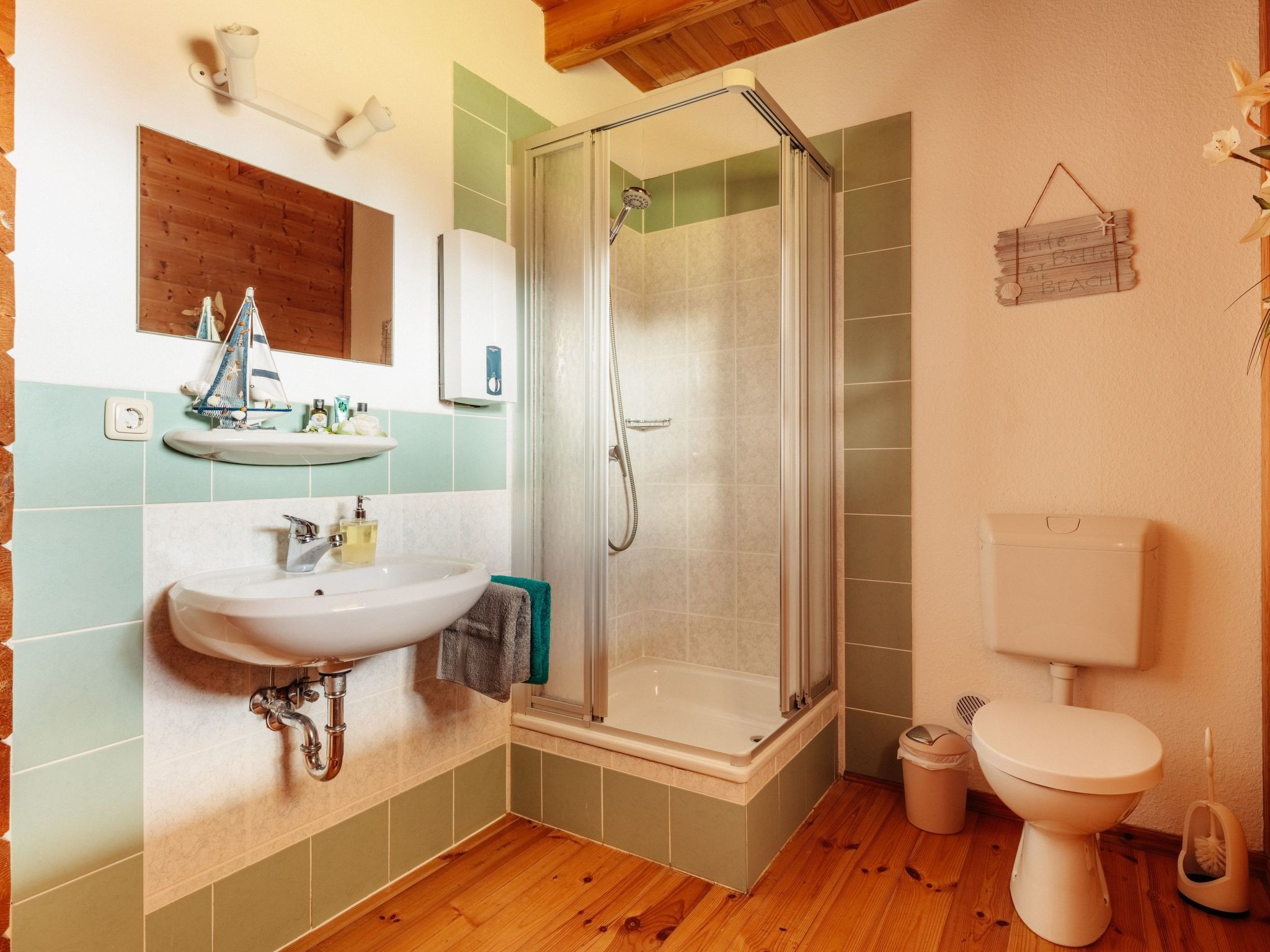 Wunderschönes Blockhaus mit Terrasse-Drinnen