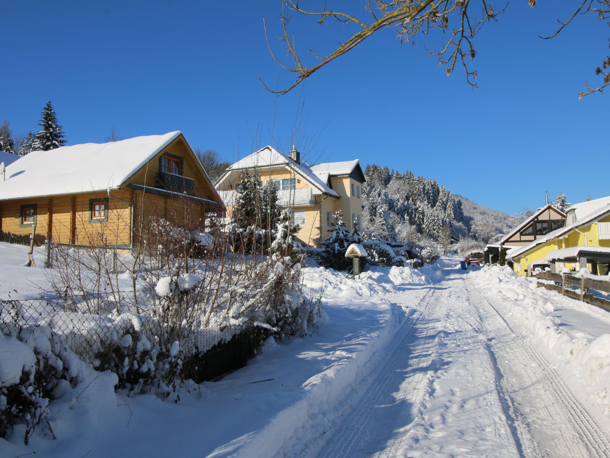 Wunderschönes Blockhaus mit Terrasse-Drinnen