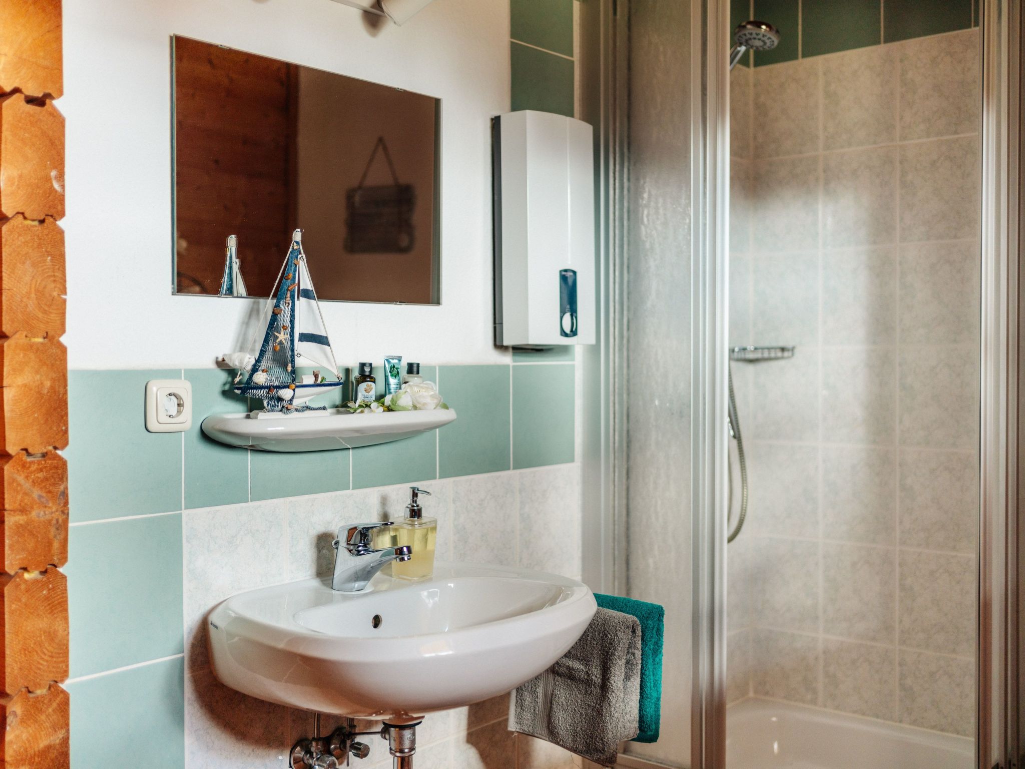 Wunderschönes Blockhaus mit Terrasse-Drinnen