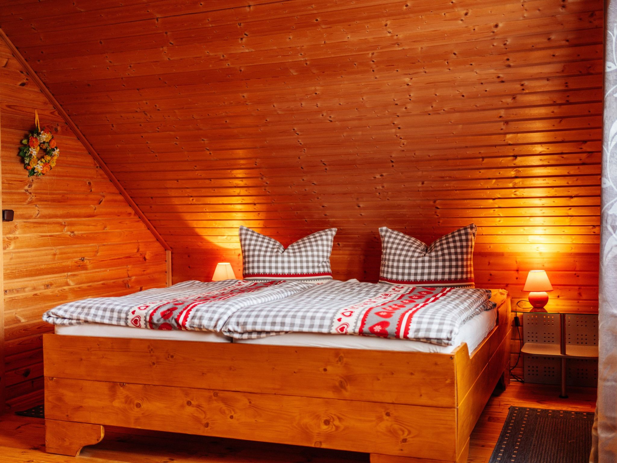 Wunderschönes Blockhaus mit Terrasse-Drinnen