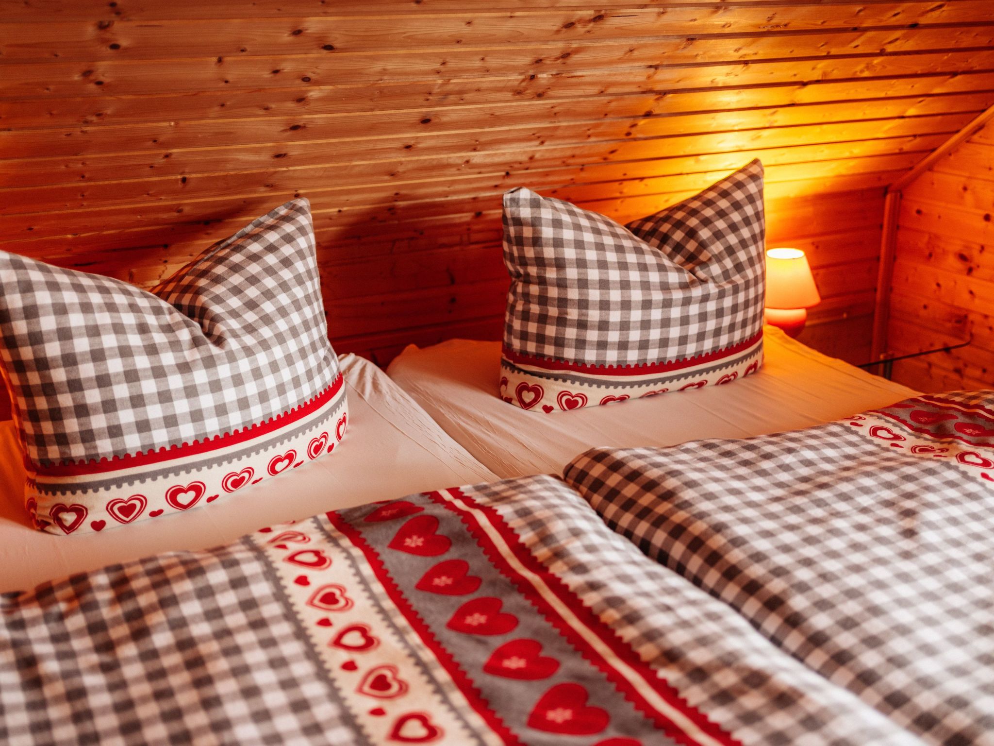 Wunderschönes Blockhaus mit Terrasse-Drinnen