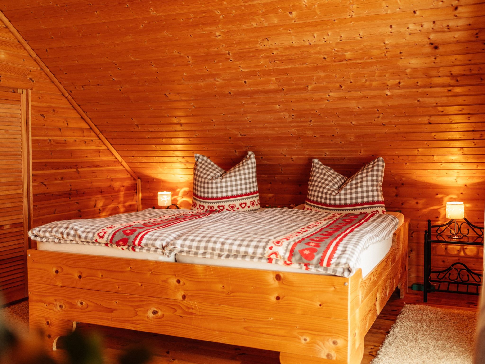 Wunderschönes Blockhaus mit Terrasse-Drinnen