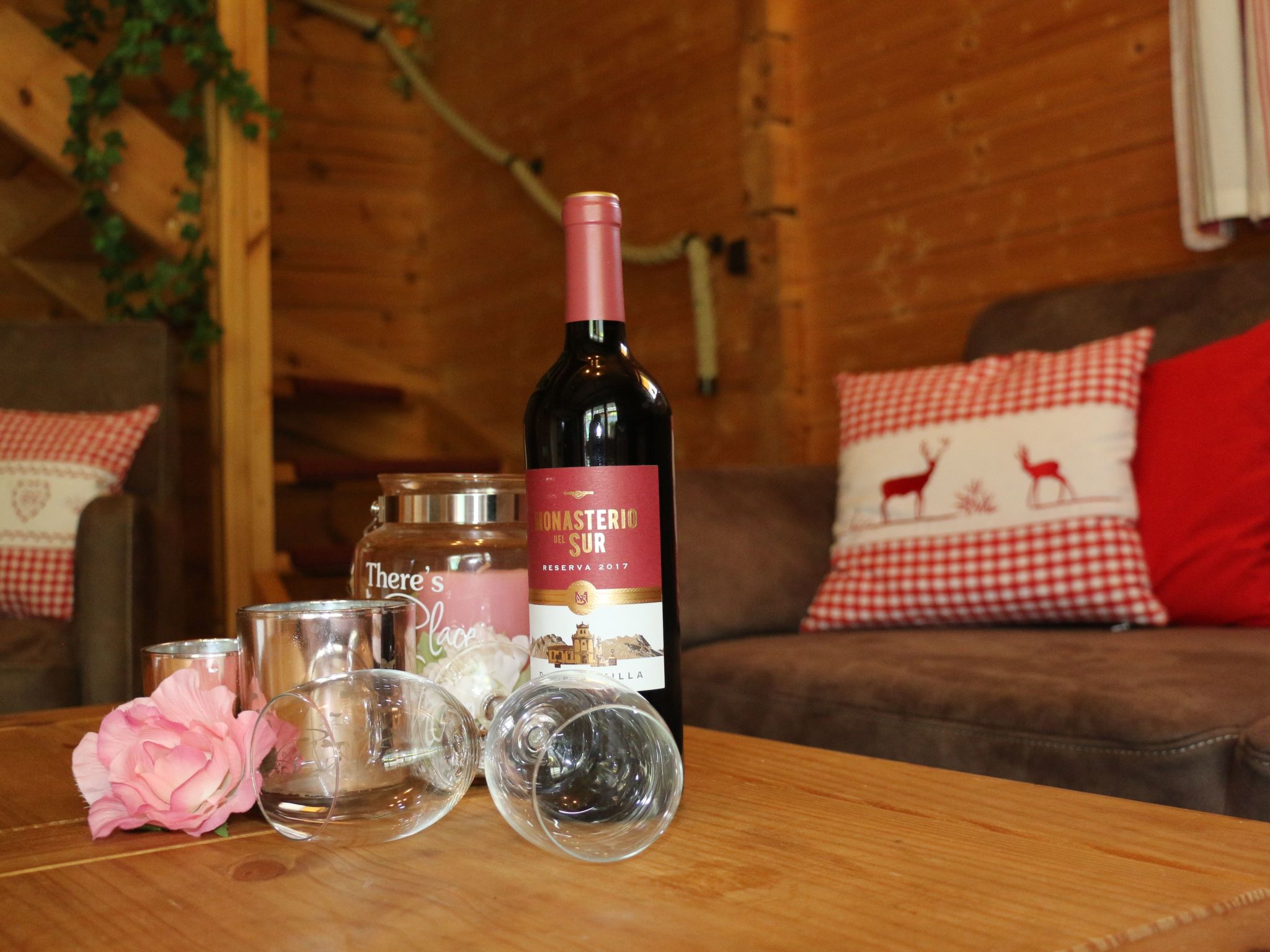 Wunderschönes Blockhaus mit Terrasse-Drinnen