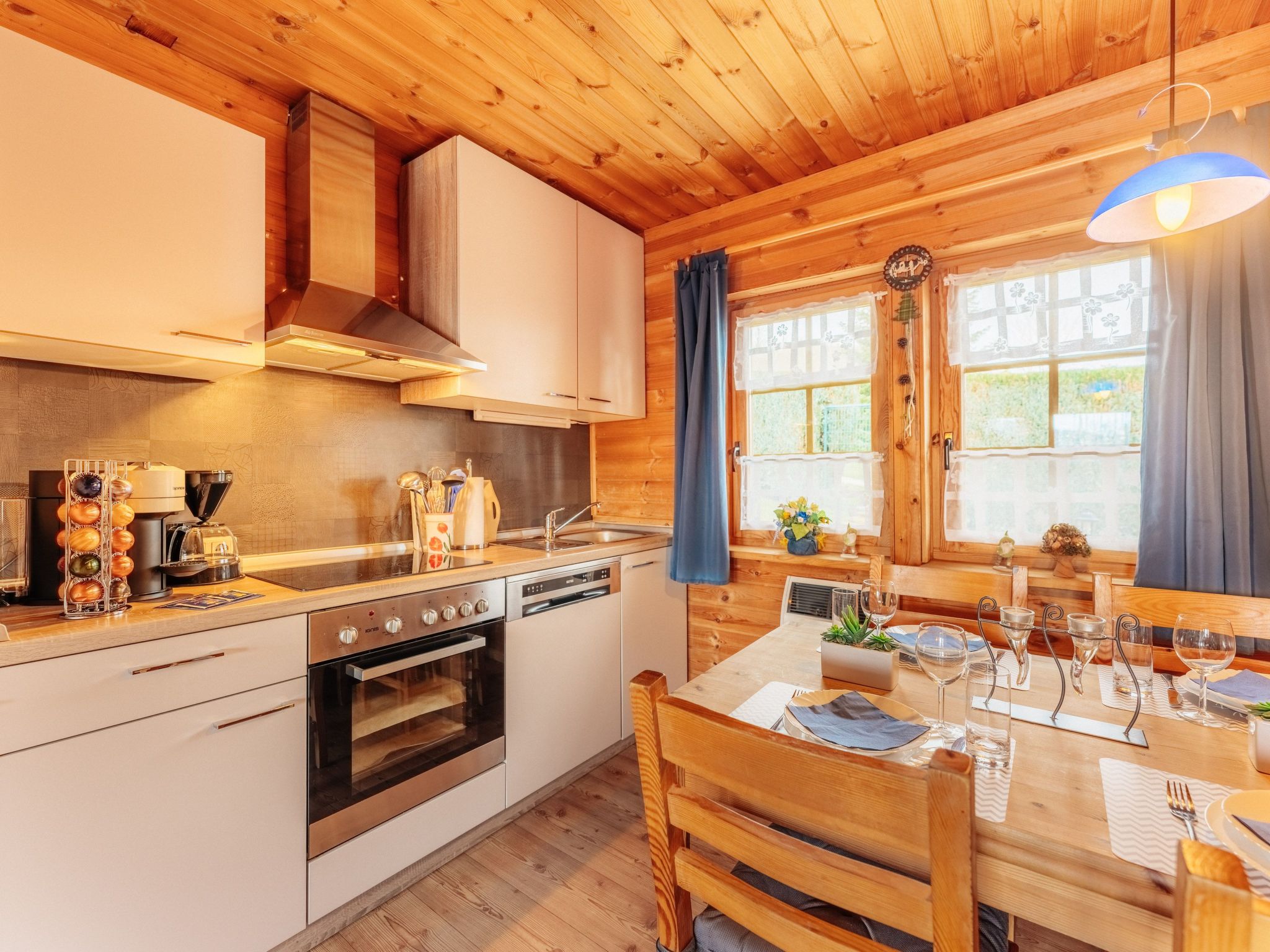 Idyllisch gelegenes Blockhaus - Hunde willkommen-Drinnen