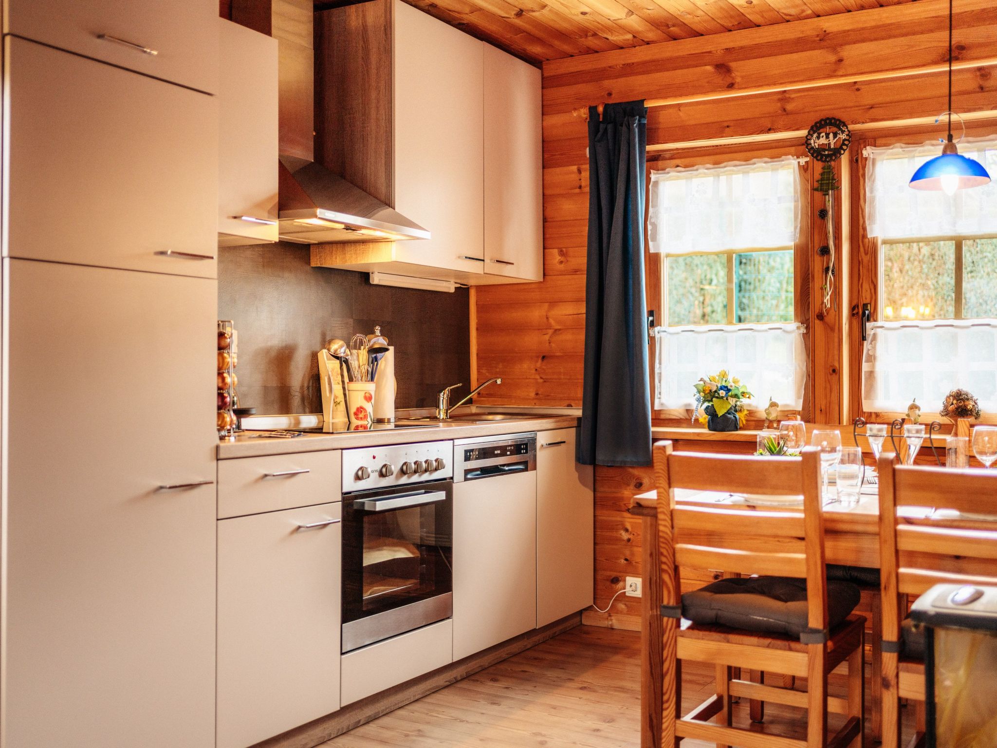 Idyllisch gelegenes Blockhaus - Hunde willkommen-Drinnen