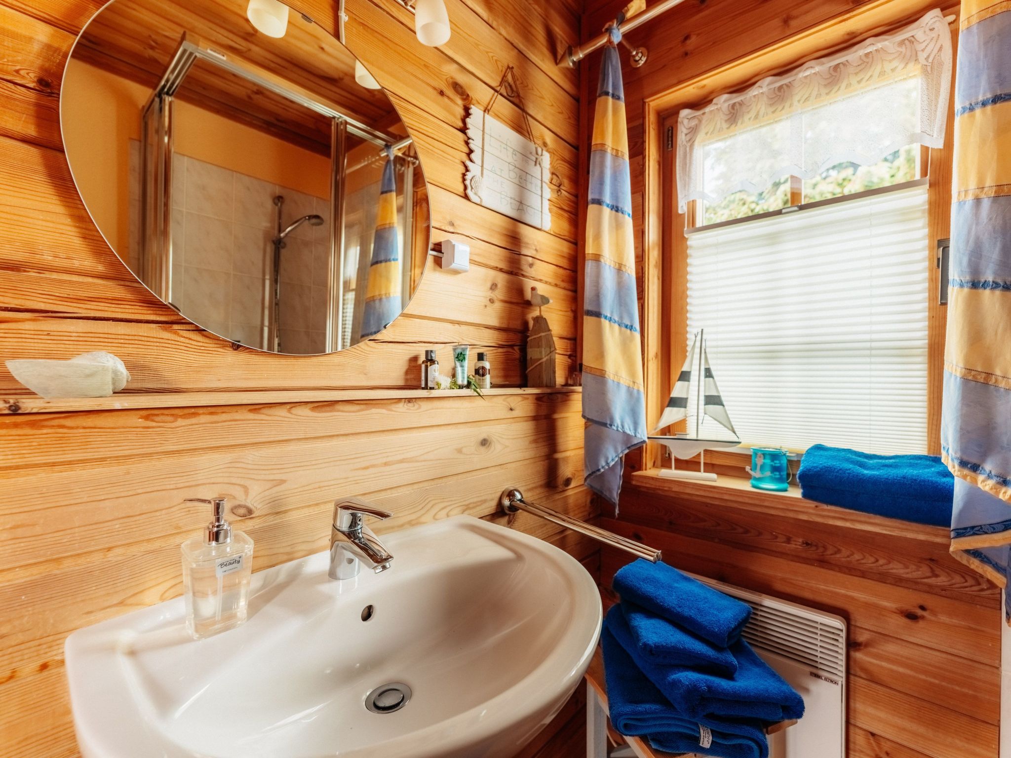 In Steina mit Kleinem Balkon-Drinnen