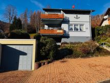 Freistehendes Ferienhaus in Sieber mit Terrasse, Garten und Grill