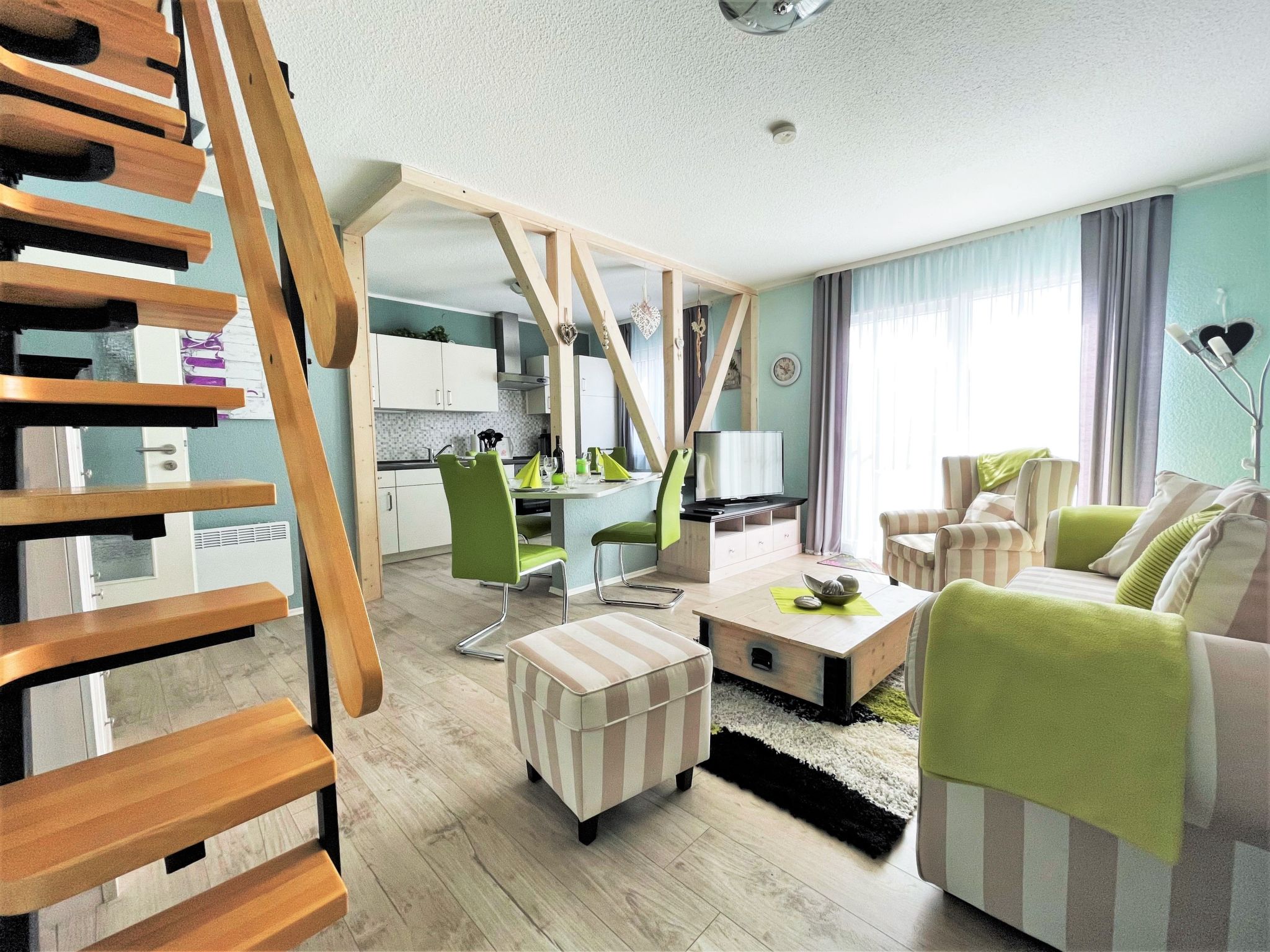 Modernes Ferienhaus mit Terrasse und Garten-Binnen