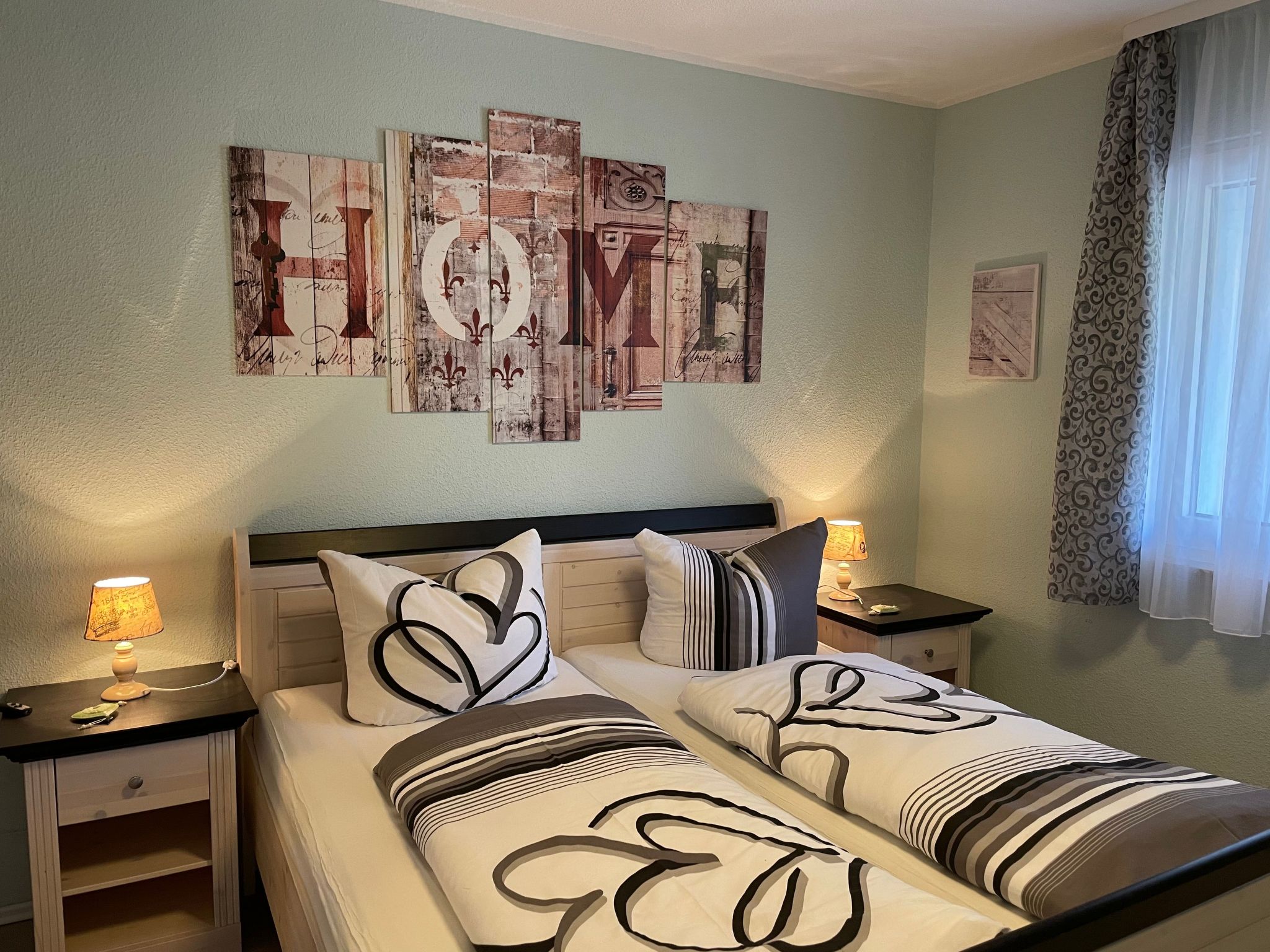 Modernes Ferienhaus mit Terrasse und Garten-Binnen