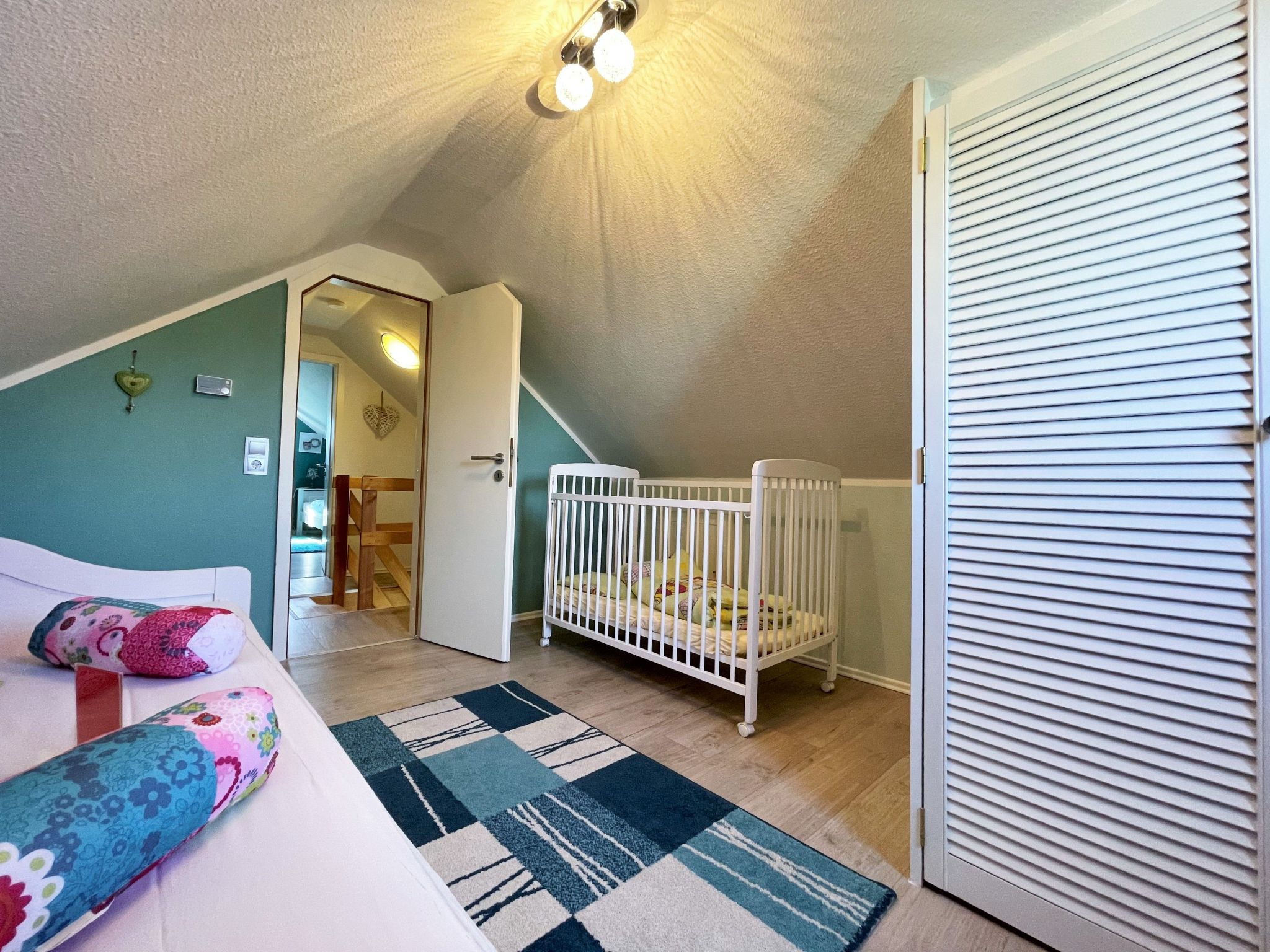 Modernes Ferienhaus mit Terrasse und Garten-Binnen