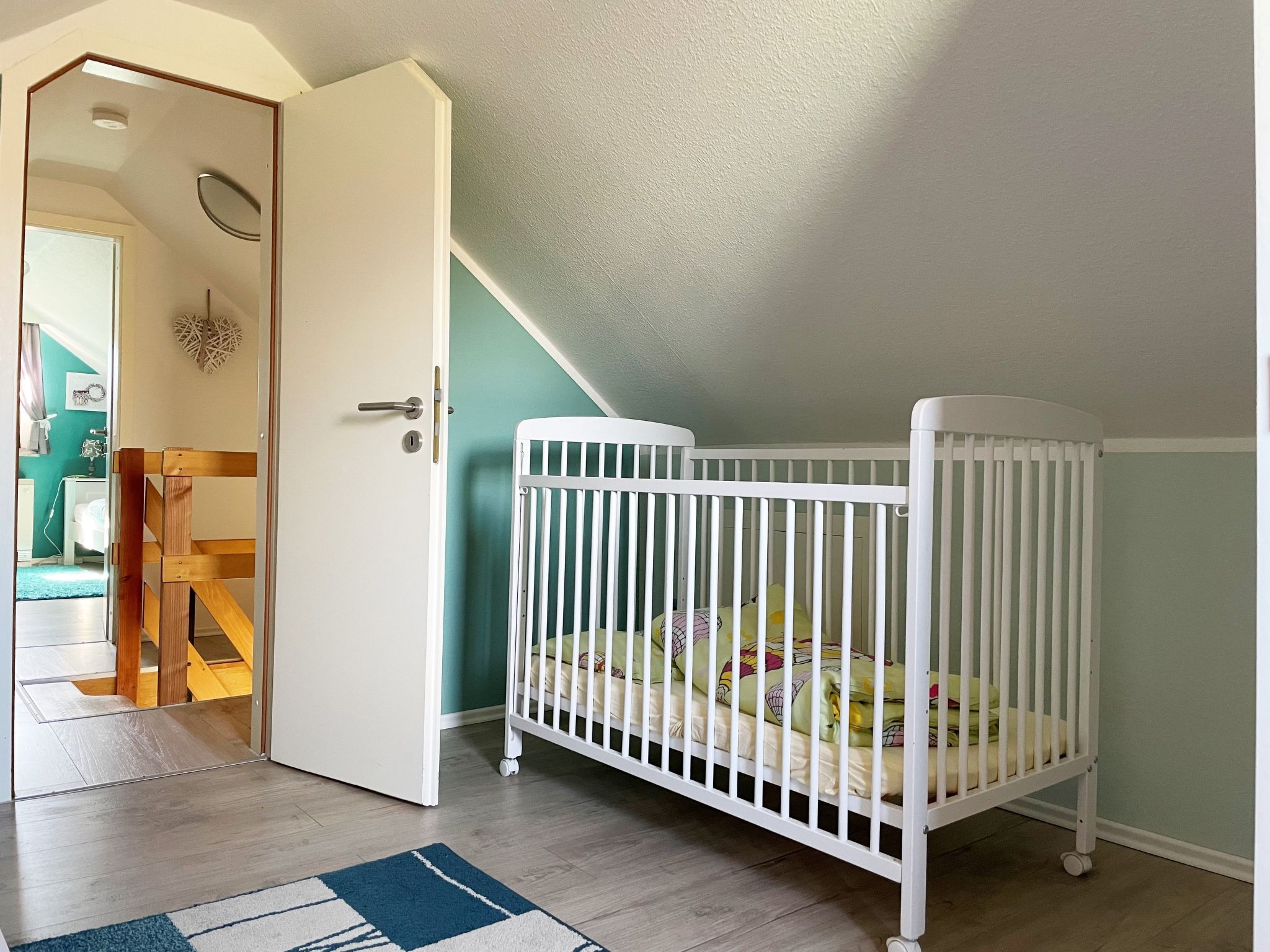 Modernes Ferienhaus mit Terrasse und Garten