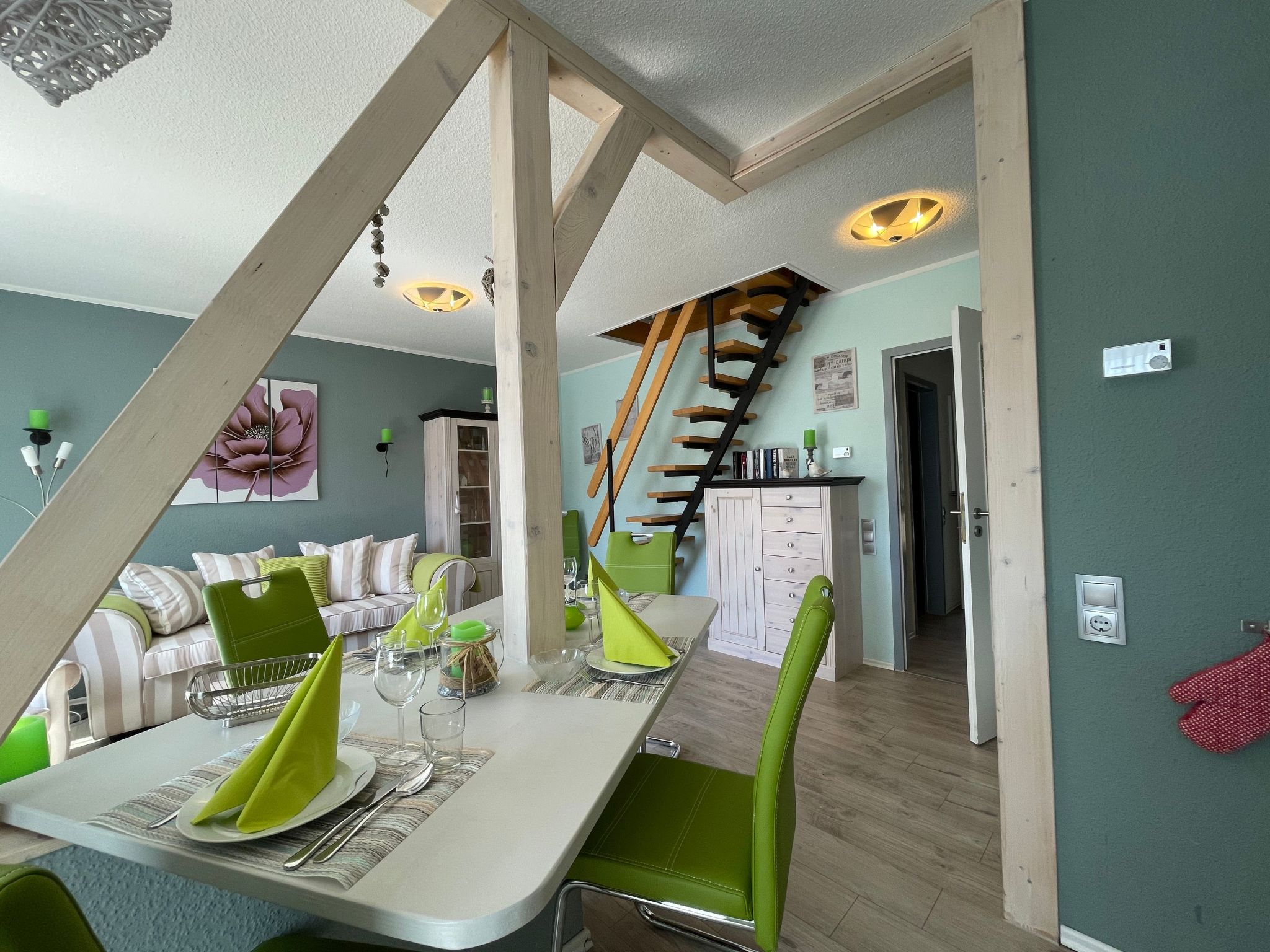 Modernes Ferienhaus mit Terrasse und Garten-Binnen