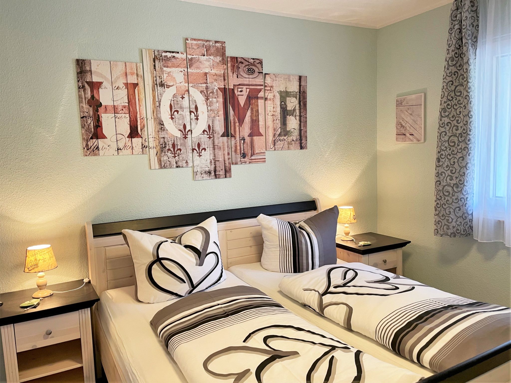 Modernes Ferienhaus mit Terrasse und Garten-Binnen