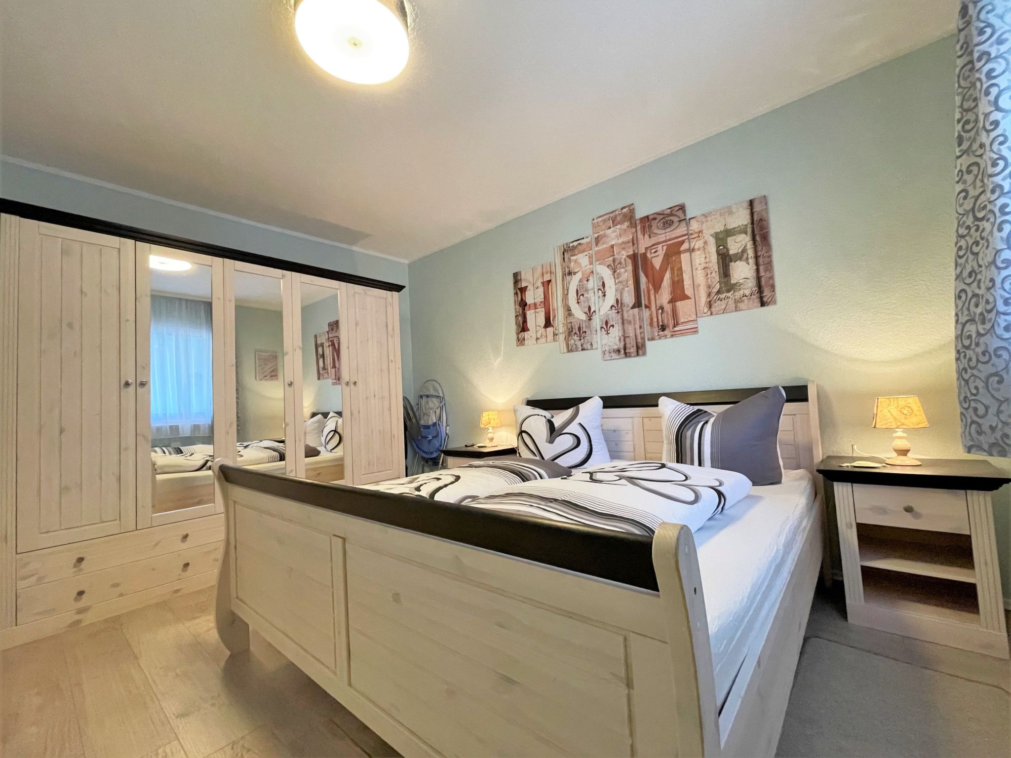 Modernes Ferienhaus mit Terrasse und Garten-Binnen