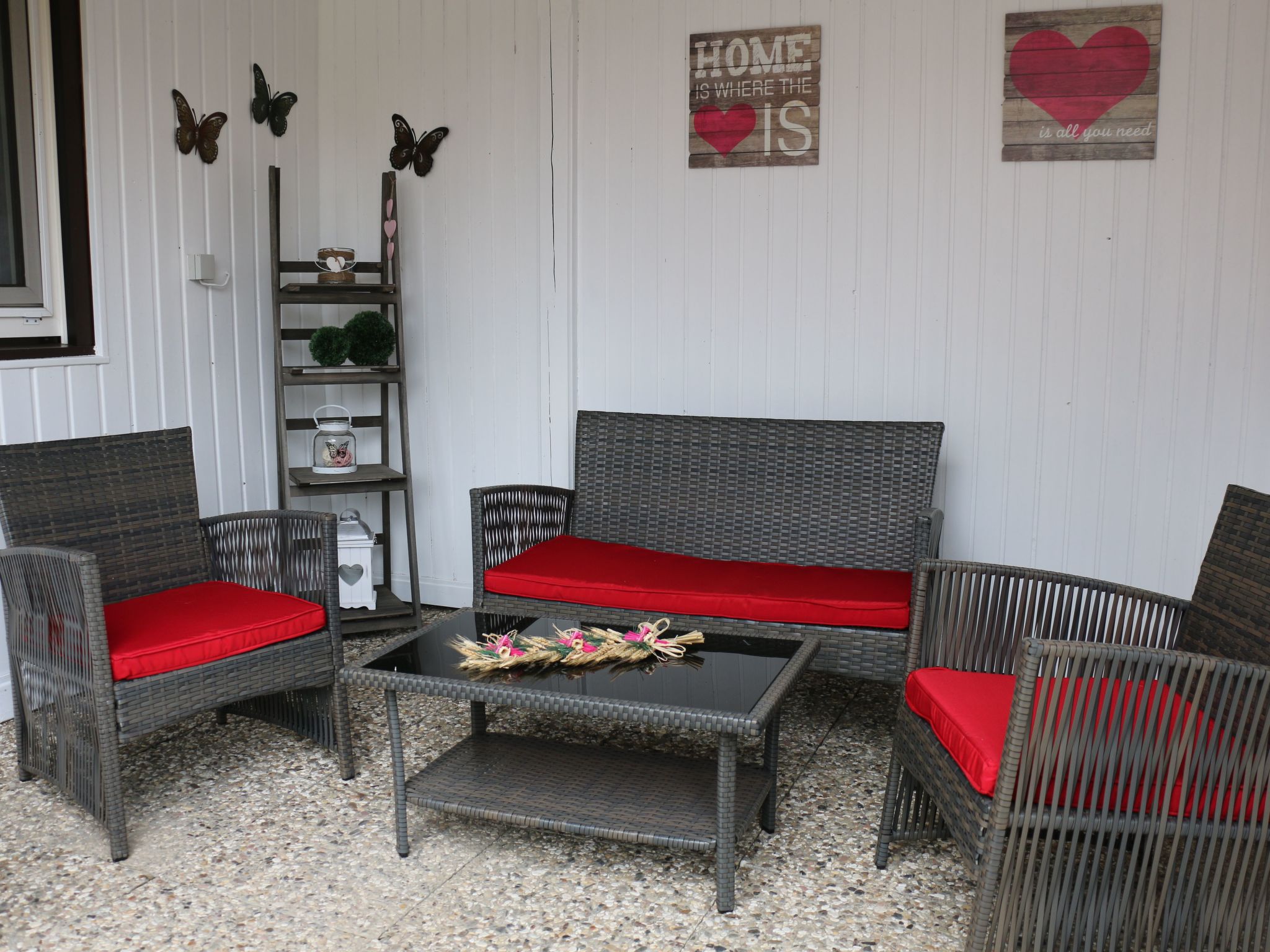 Modernes Ferienhaus mit Terrasse und Garten-Binnen