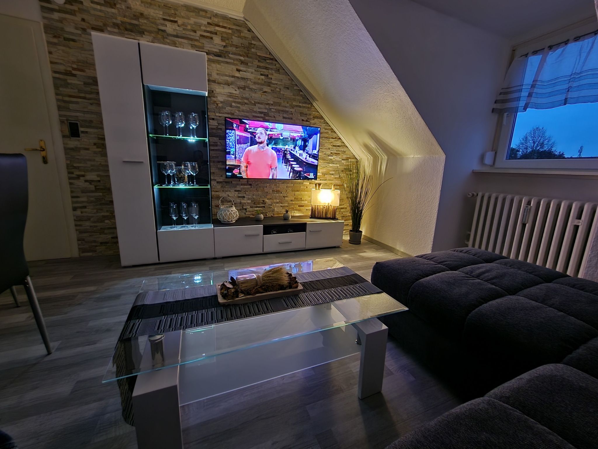 Exklusives und helles Apartment im Zentrum-Image-tags.info