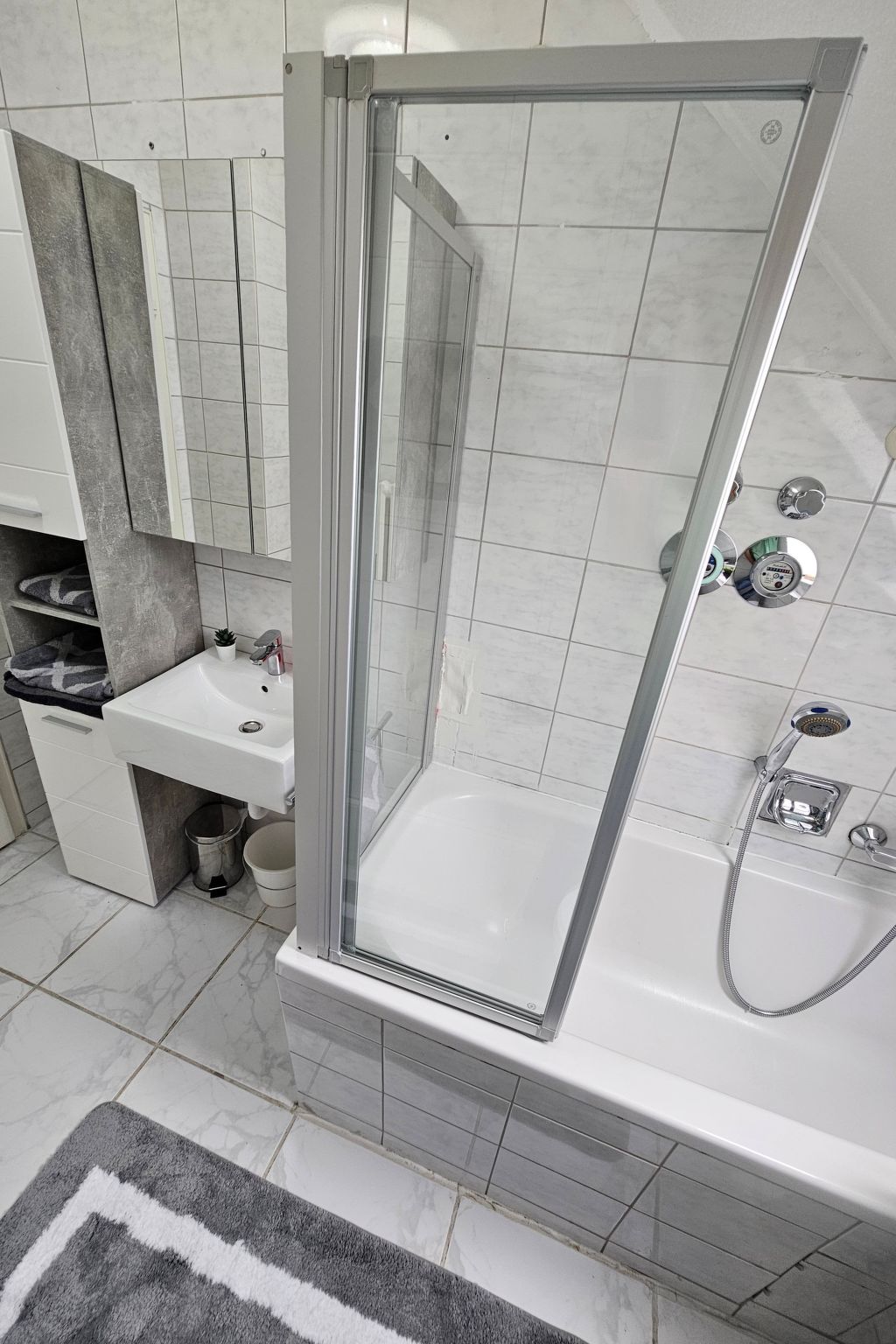 Exklusives und helles Apartment im Zentrum-Image-tags.info