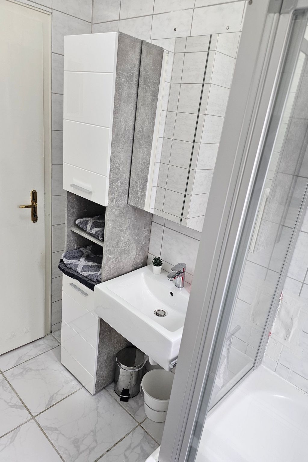 Exklusives und helles Apartment im Zentrum-Image-tags.info