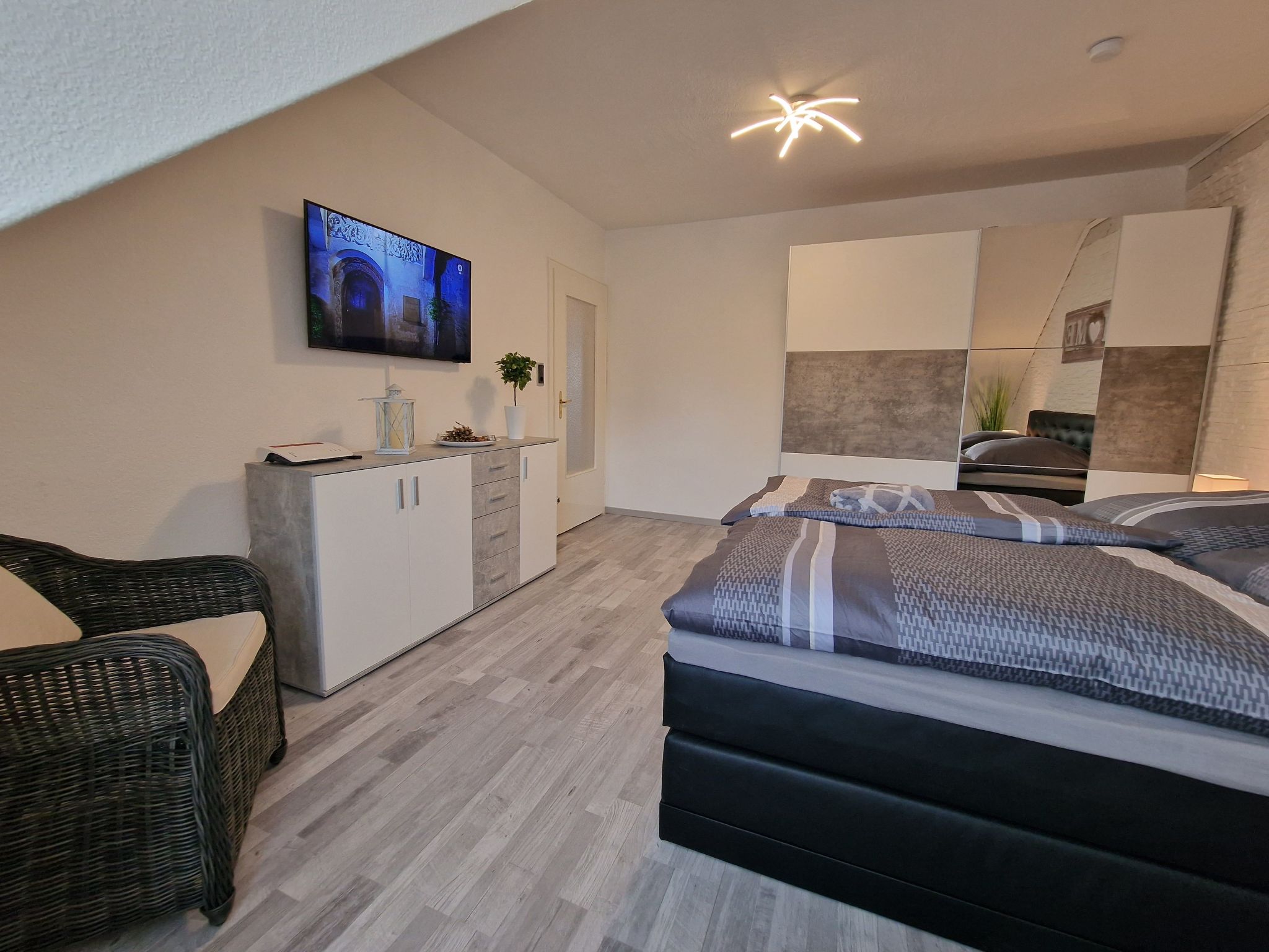 Exklusives und helles Apartment im Zentrum-Image-tags.info