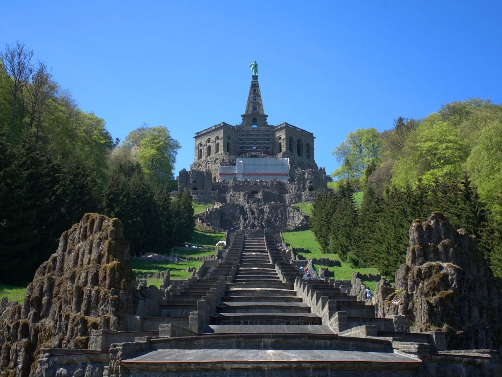 Exklusives und helles Apartment im Zentrum-Image-tags.info