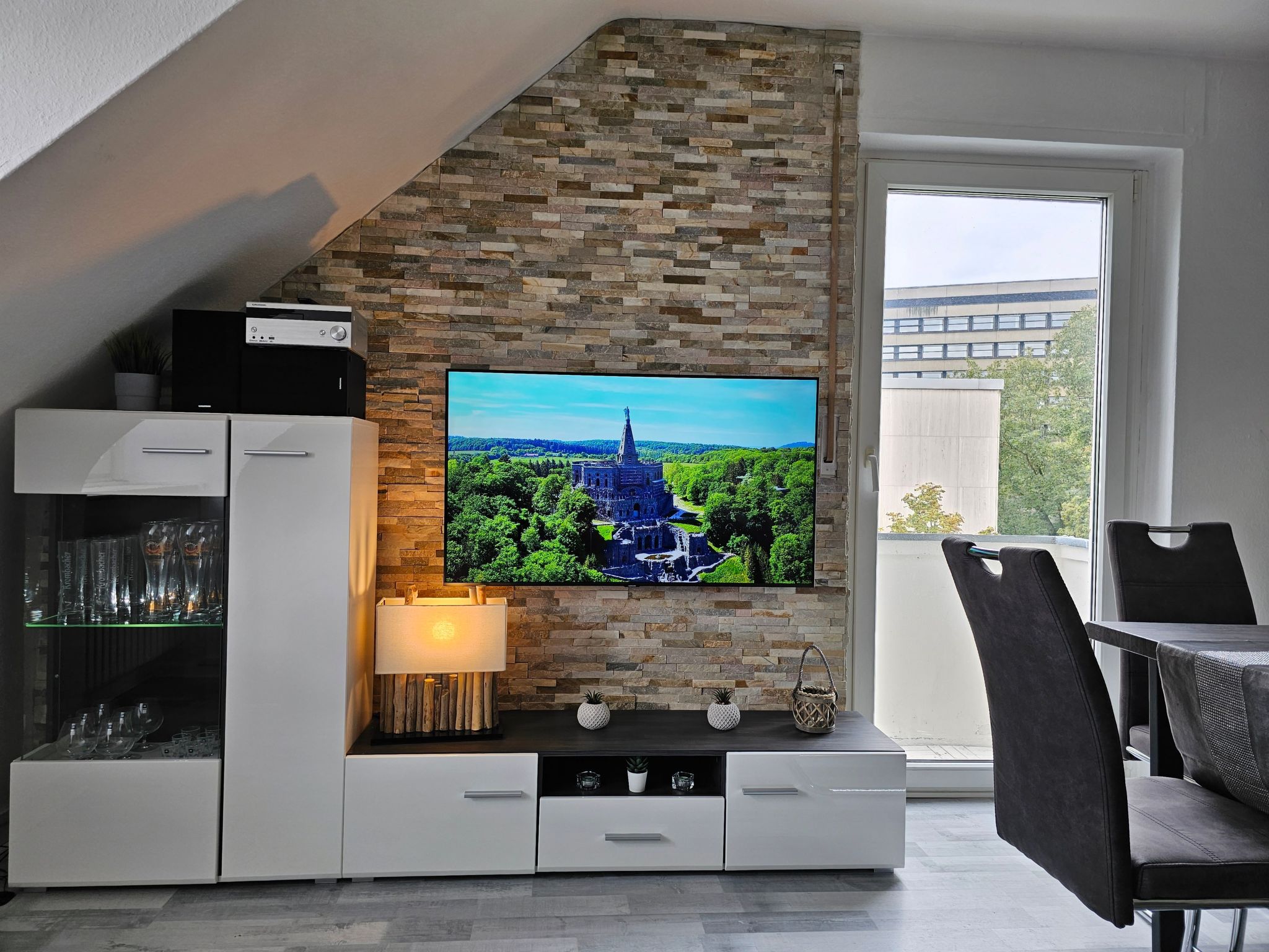 Exklusives und helles Apartment im Zentrum-Image-tags.info