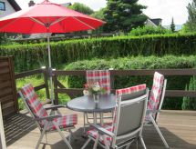 Ruim 6-persoons vakantiehuis met zonnig terras in het hart van Beverungen - thumbnail 1