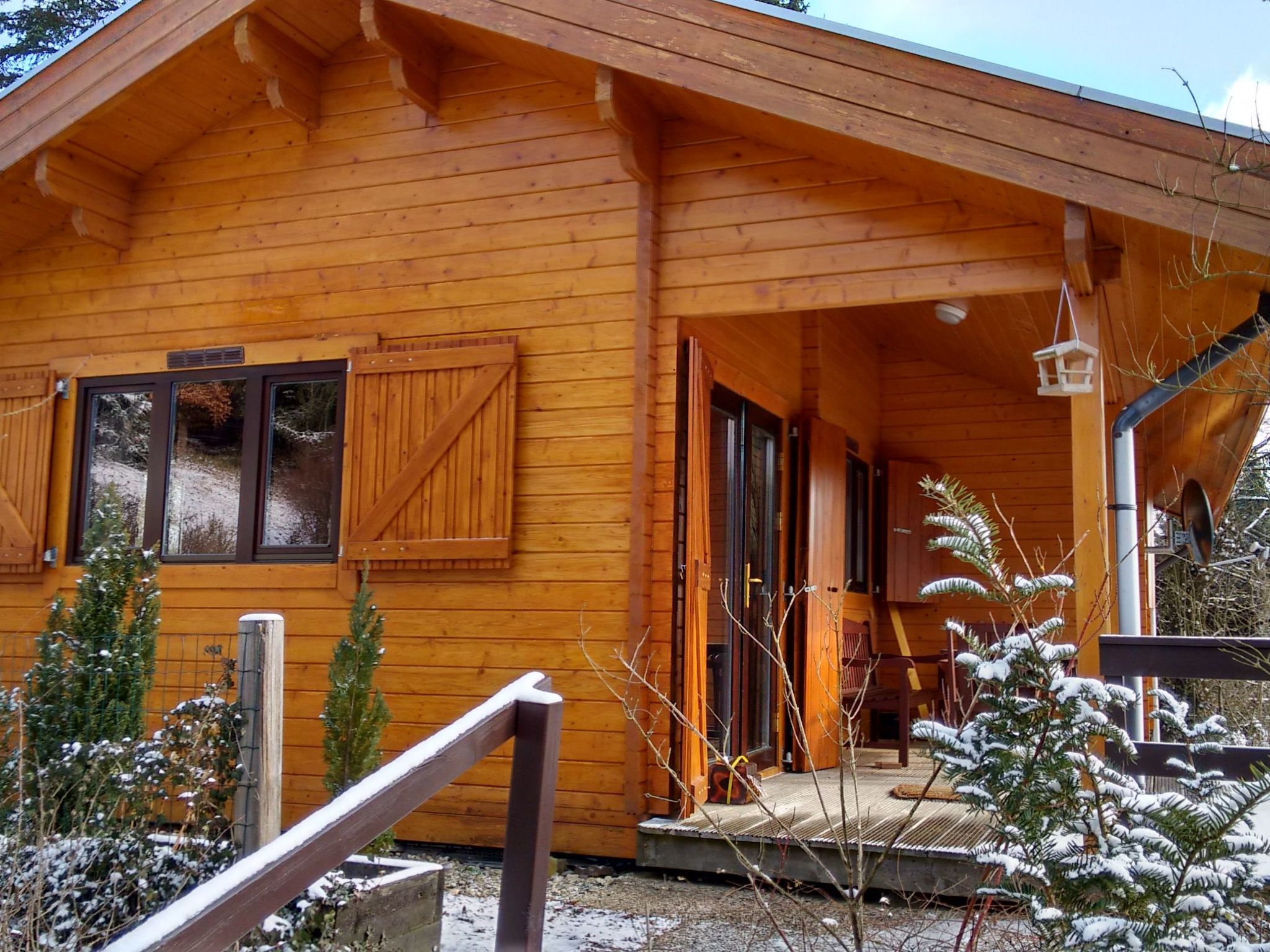 Mit Privatparkplatz-Drinnen