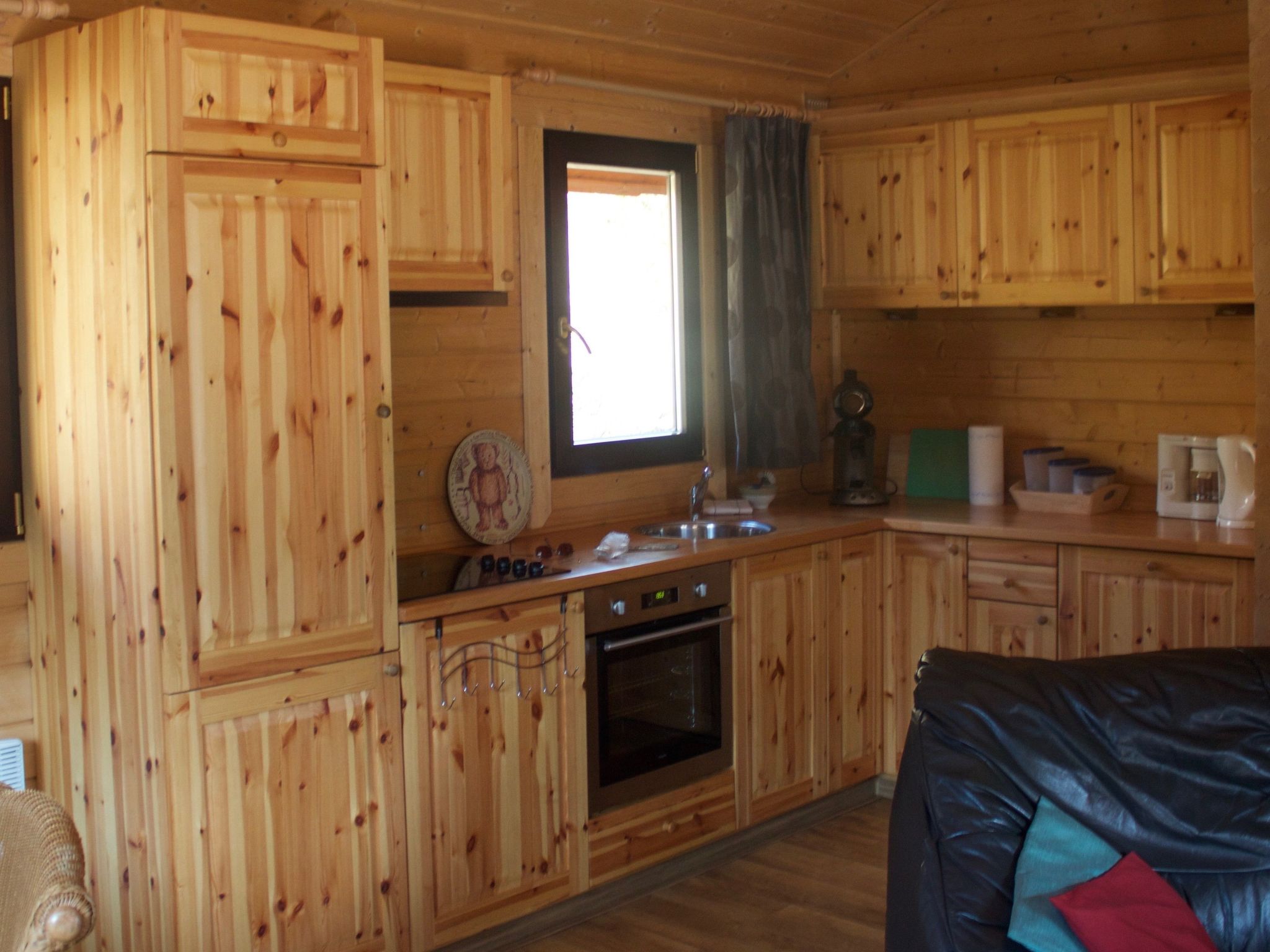 Mit Privatparkplatz-Drinnen