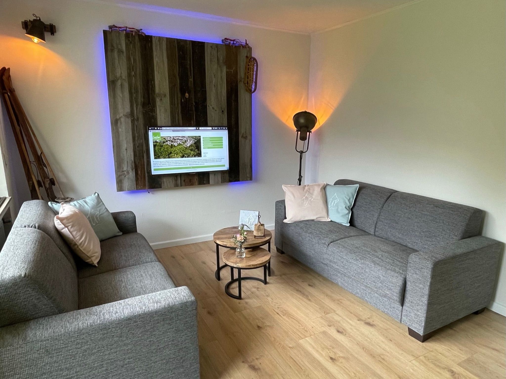 Renovierte Wohnung in Schwalefeld mit Garten, Terrasse und Grill