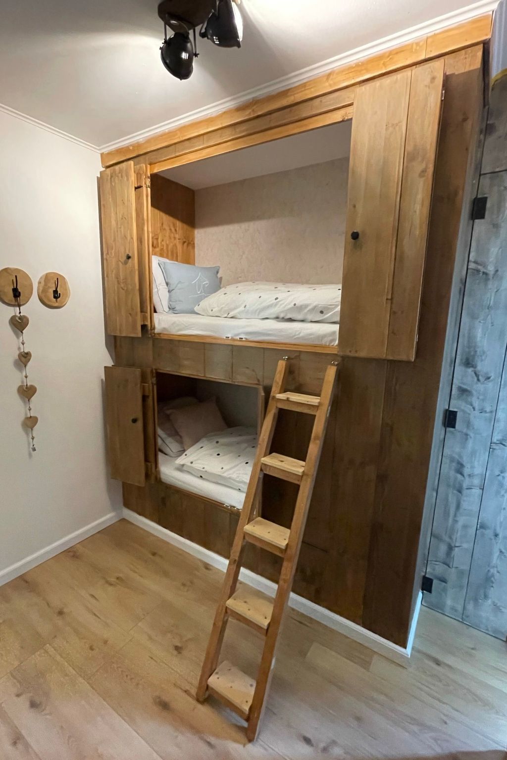 Renovierte Wohnung in Schwalefeld mit Garten, Terrasse und Grill-Image-tags.info