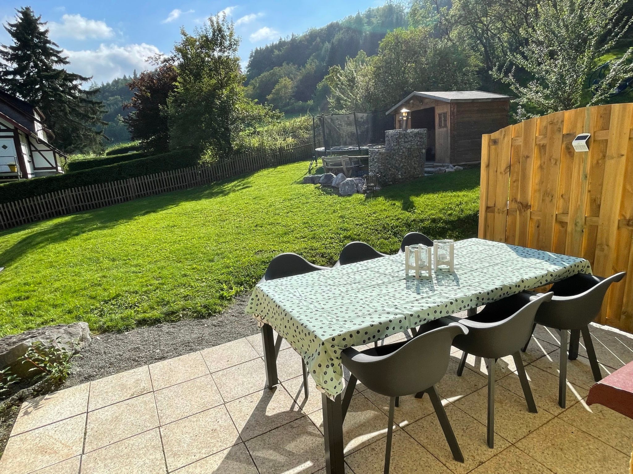 Renovierte Wohnung in Schwalefeld mit Garten, Terrasse und Grill-Image-tags.info