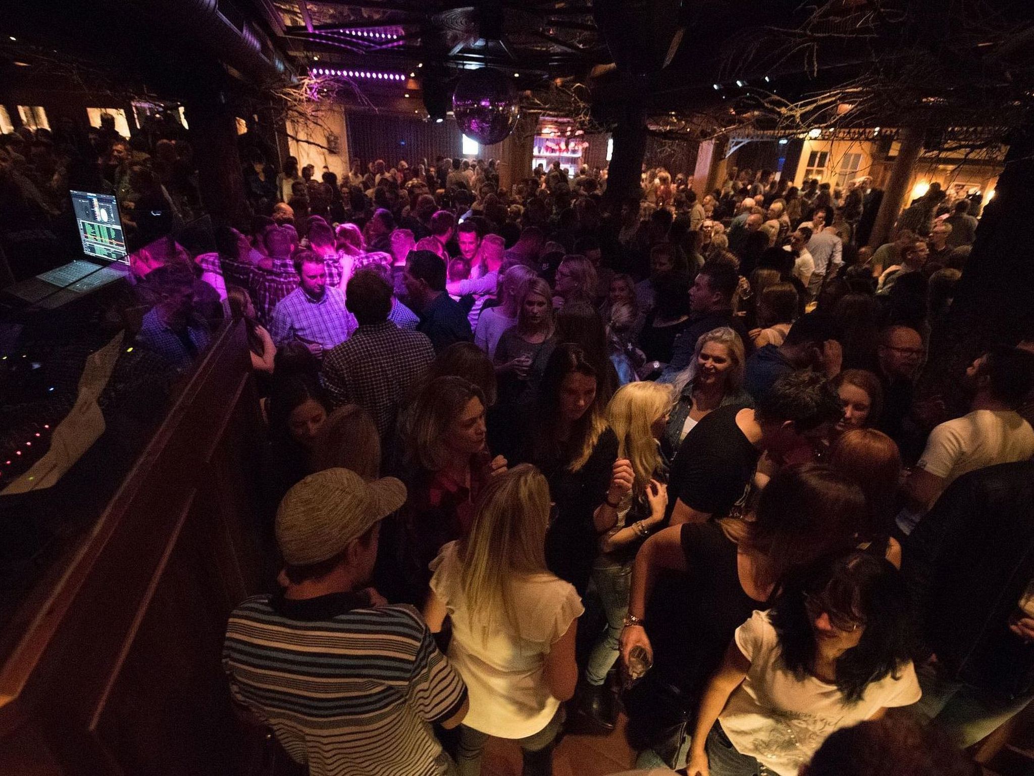 Renovierte Wohnung in Schwalefeld mit Garten, Terrasse und Grill-Image-tags.info