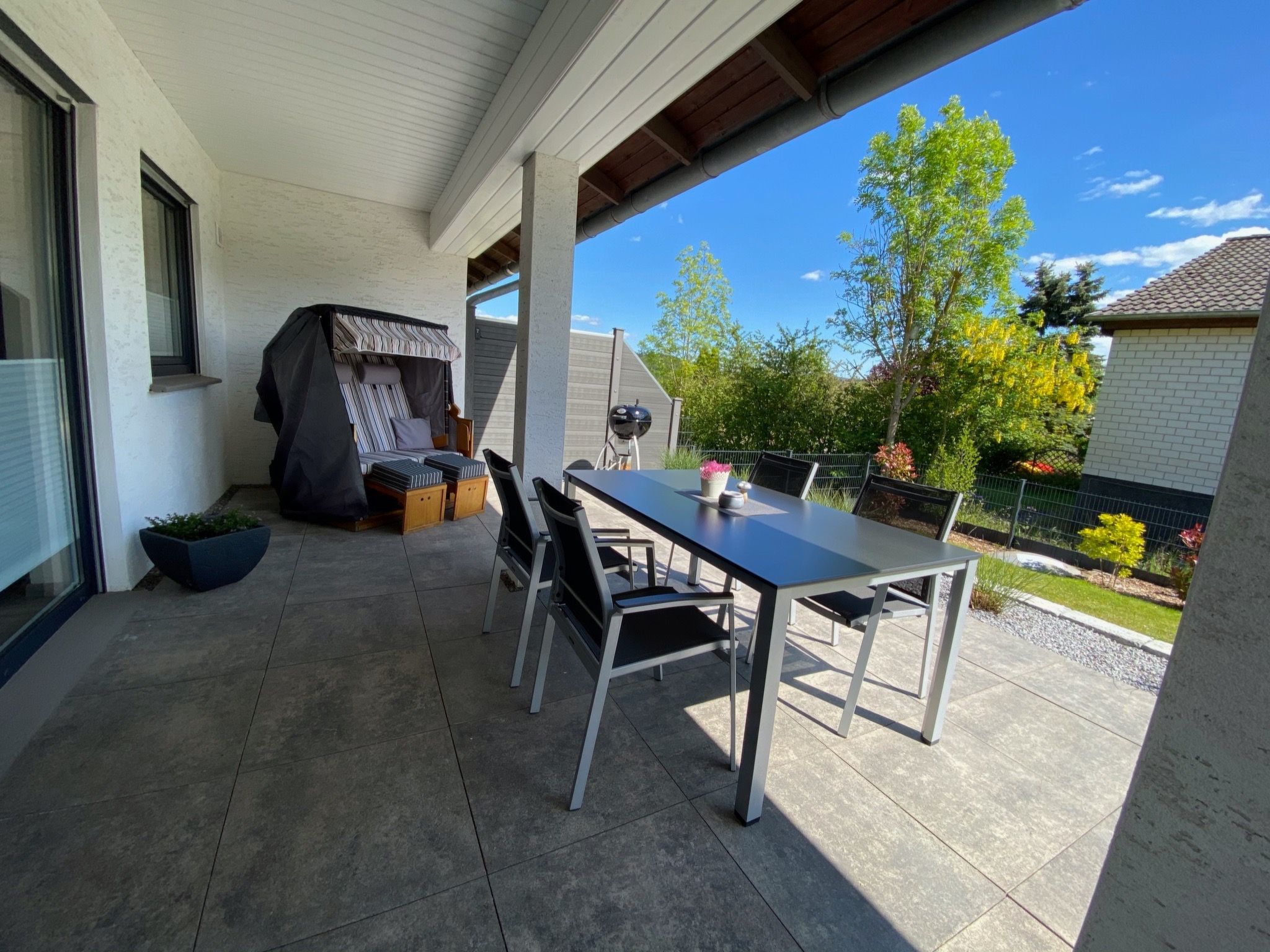 Mit Garten, Grill und Terrasse