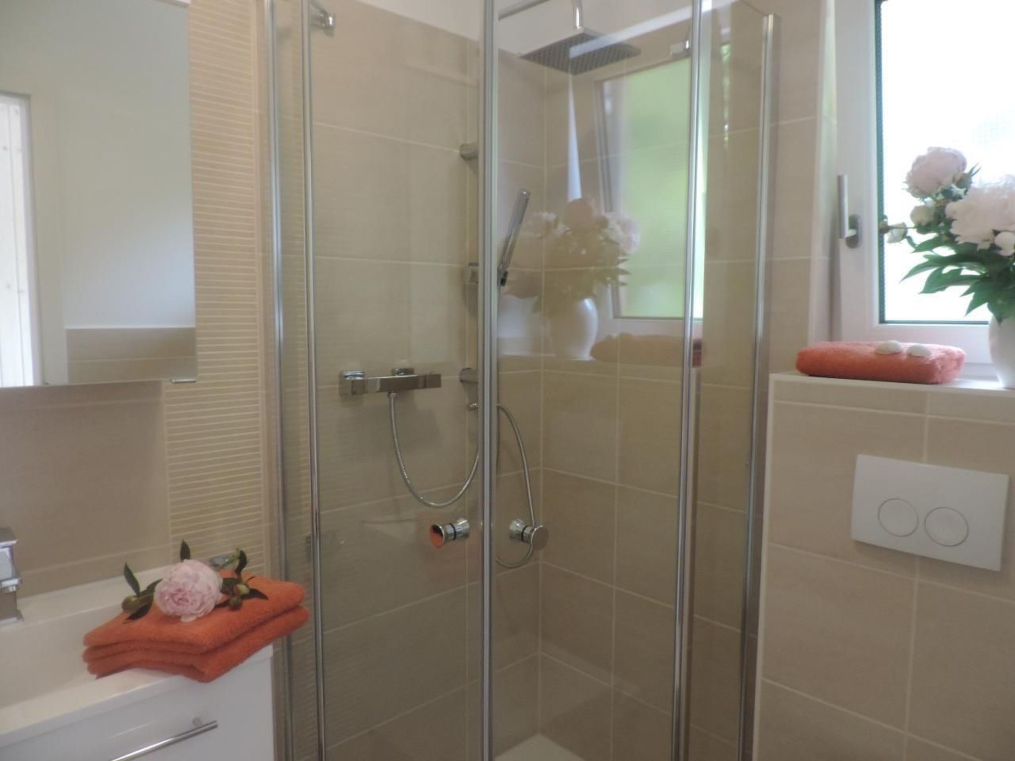 Gartenblick in Vöhl-Basdorf-Inside