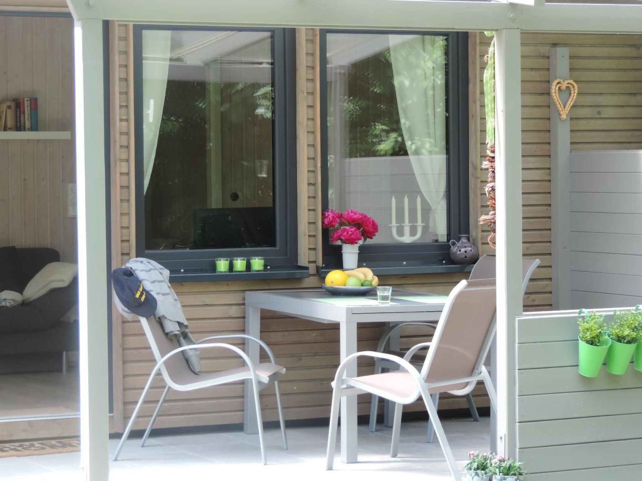 Gartenblick in Vöhl-Basdorf-Inside