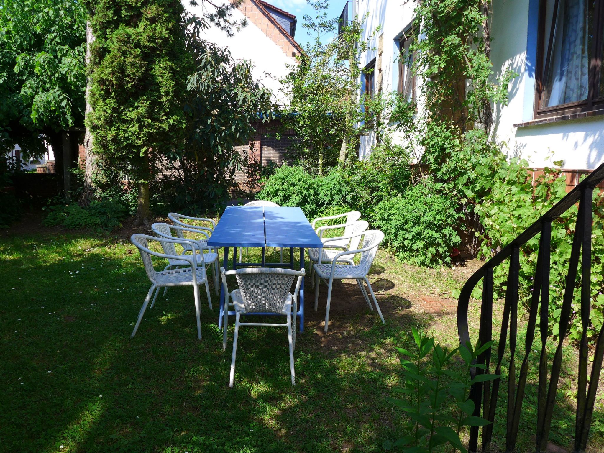 Großzügige Fewo im Künstlerhaus-Outside