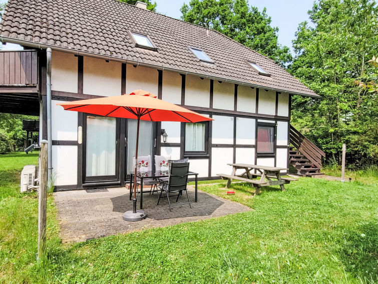 Ruim appartement voor 4 personen in Nationalpark Kellerwald, Frankenau in Frankenau