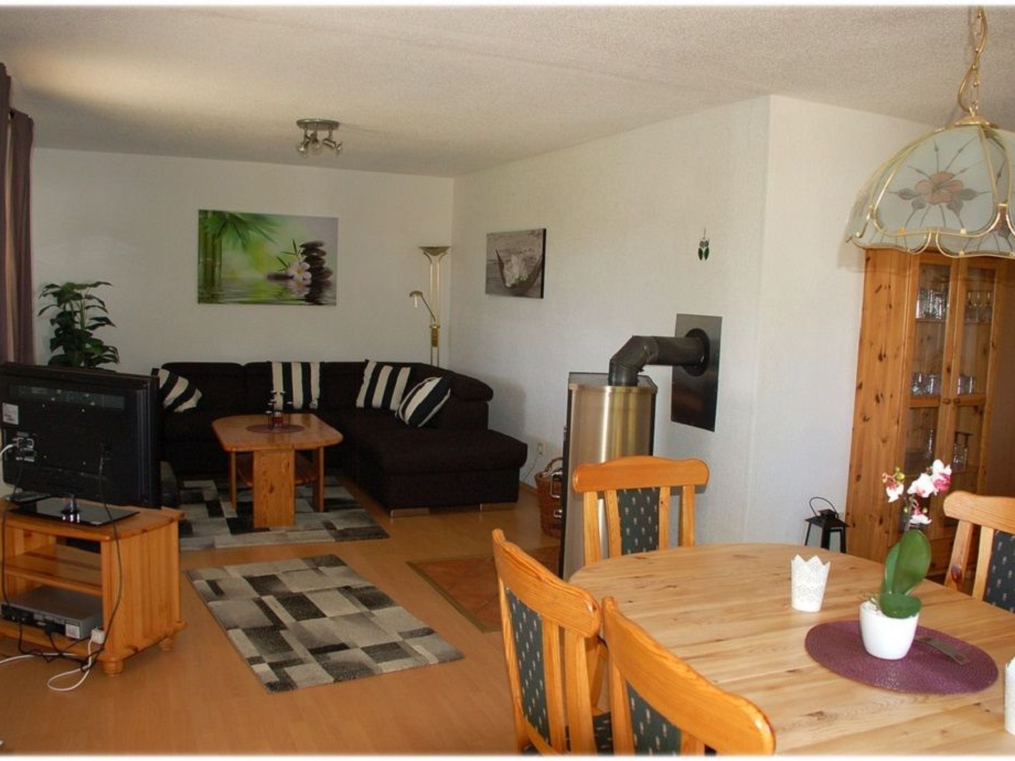 In Feriendorf Frankenau mit Garten-Image-tags.info