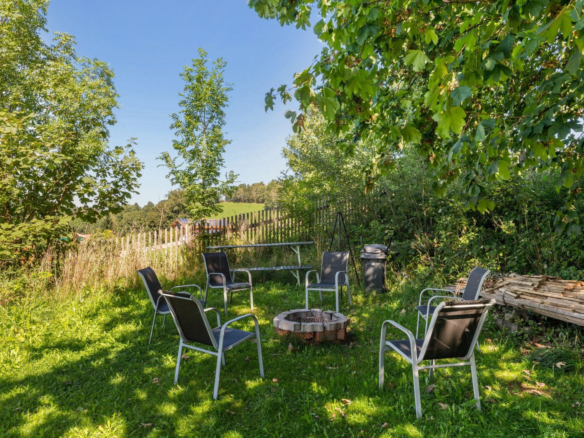 Geräumiges Ferienhaus mit Garten in Rittsteig - Outside