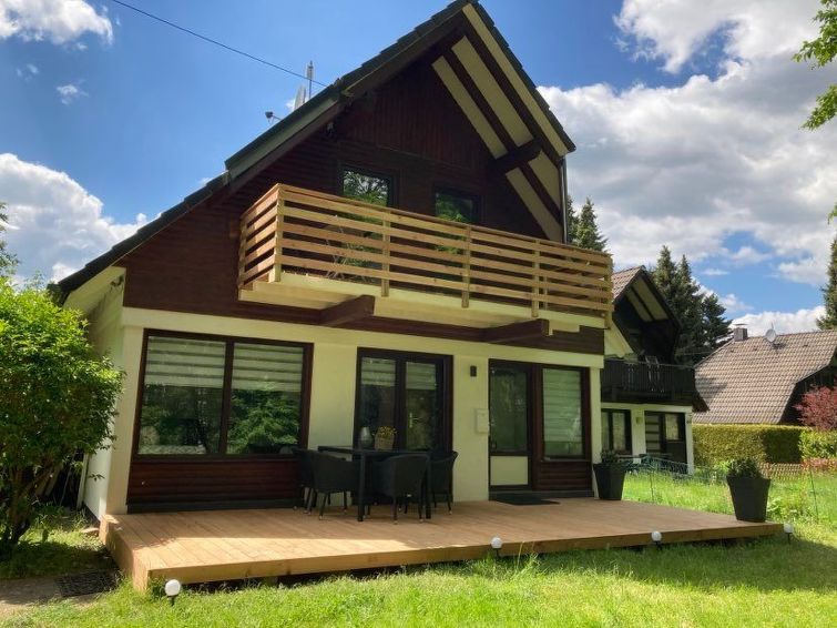 Idyllisches Ferienhaus Mit Balkon Und Garten - Frielendorf