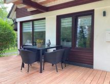 Idyllisches Ferienhaus mit Balkon und Garten