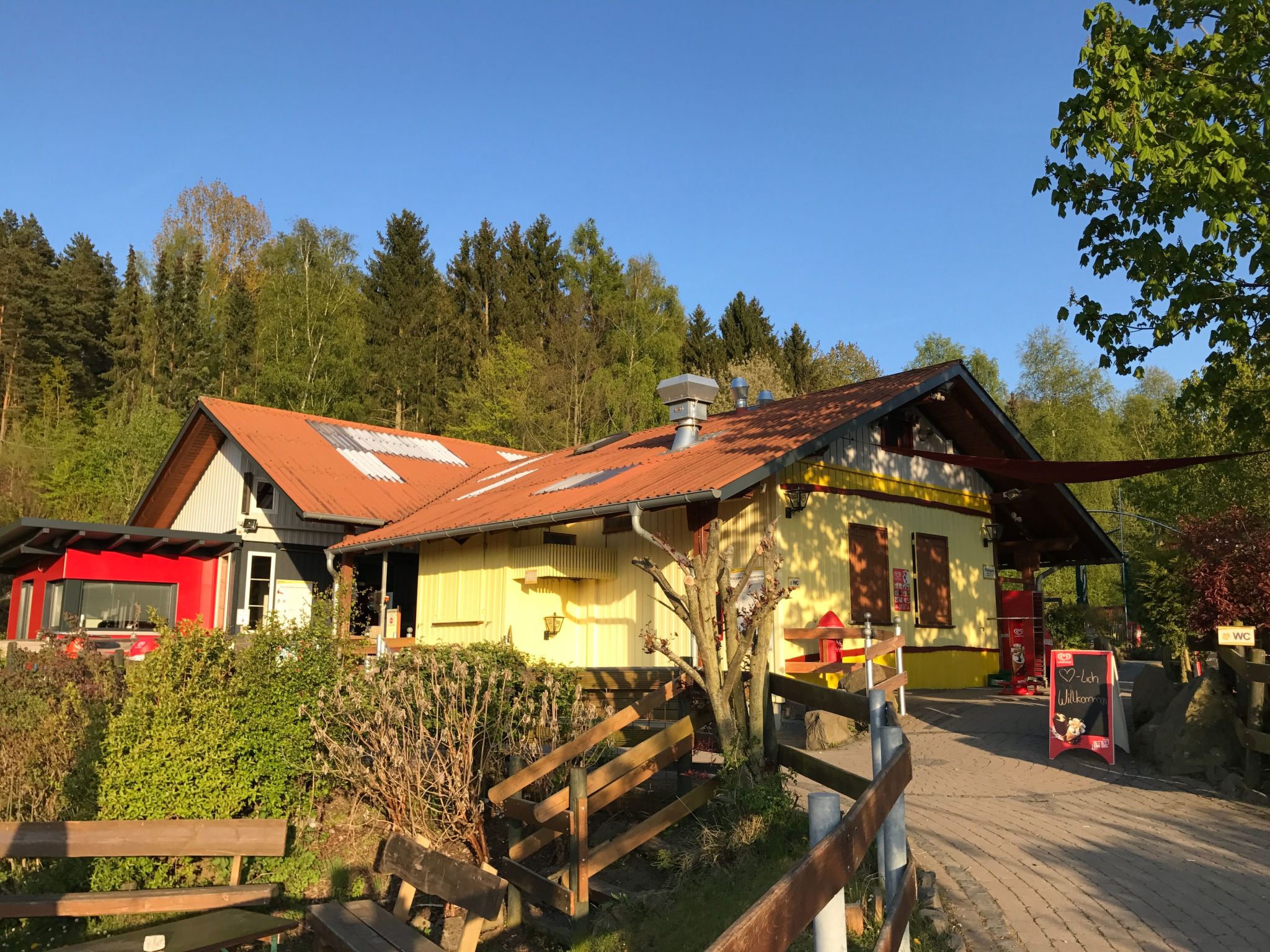 Idyllisches Ferienhaus mit Balkon und Garten-Binnen