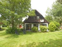 mit Grill, Terrasse und Garten