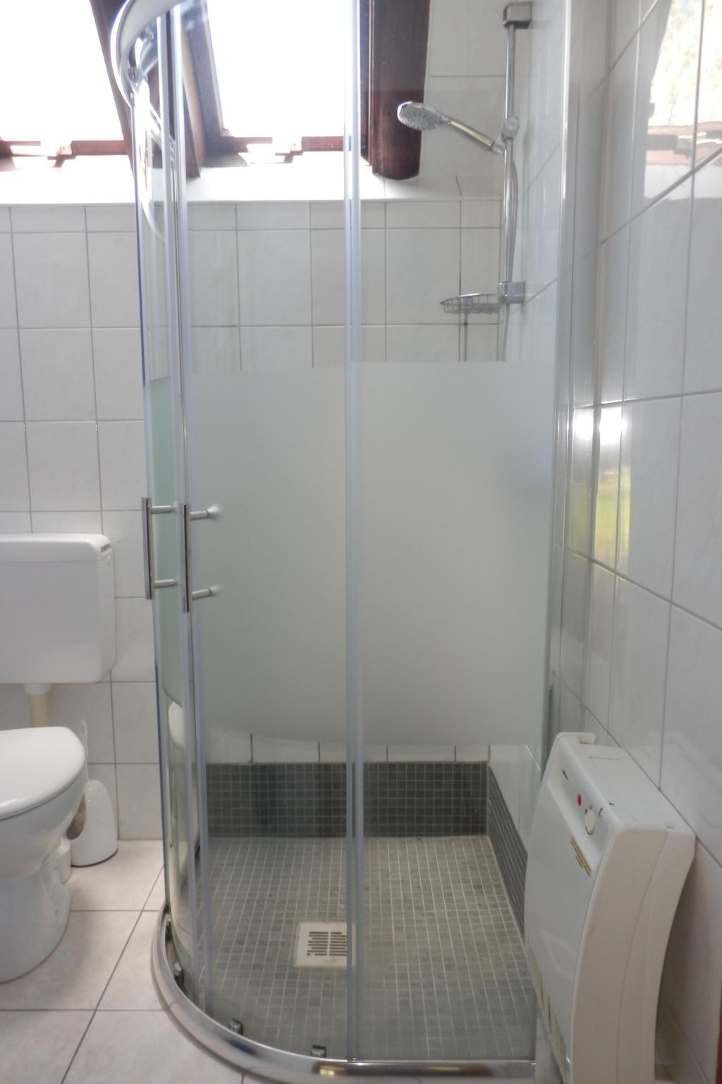 Mit Grill, Terrasse und Garten-Binnen