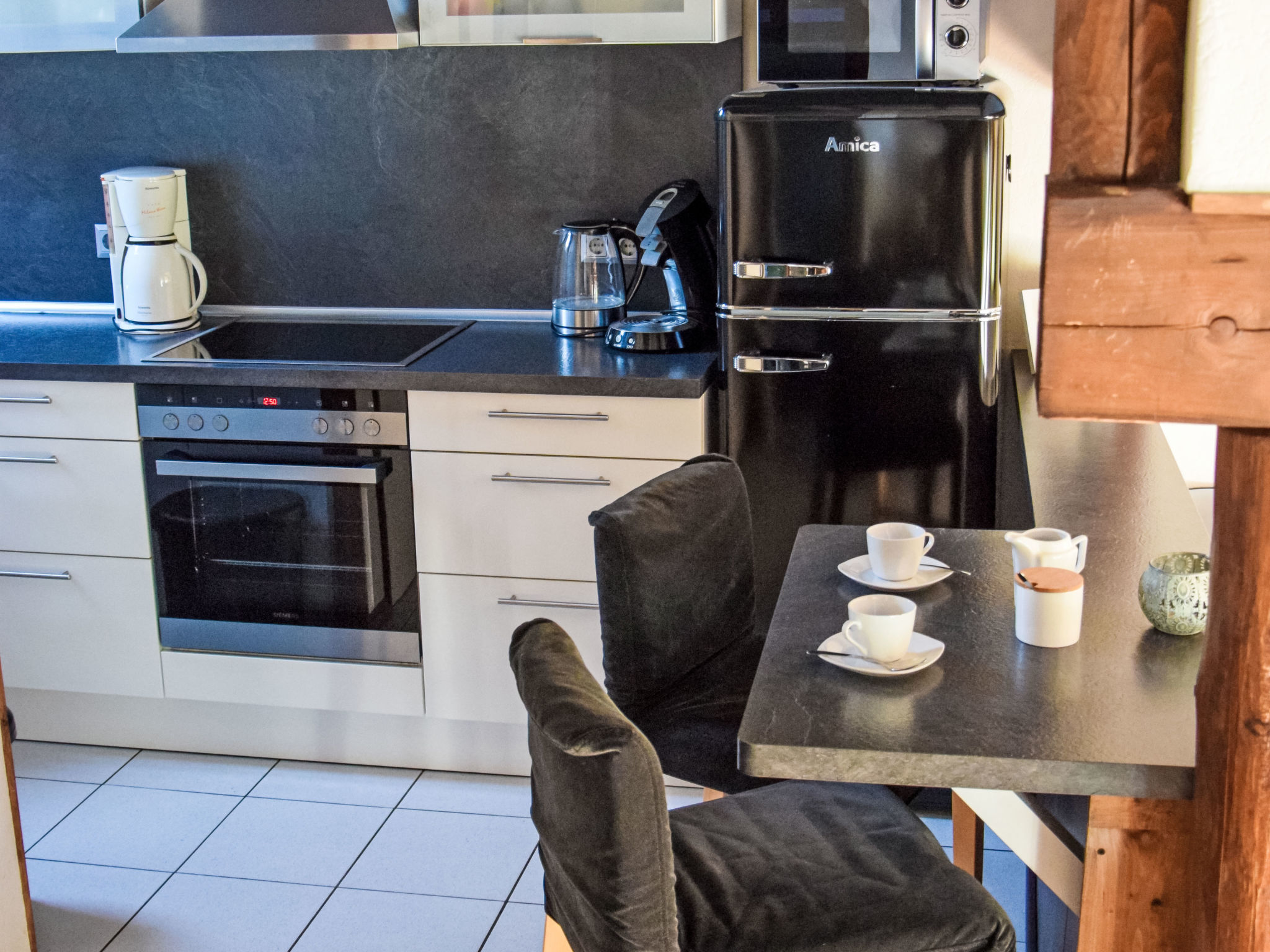 Maison mit Hot Tub – Cuisine et coin repas, photo 8 sur 47